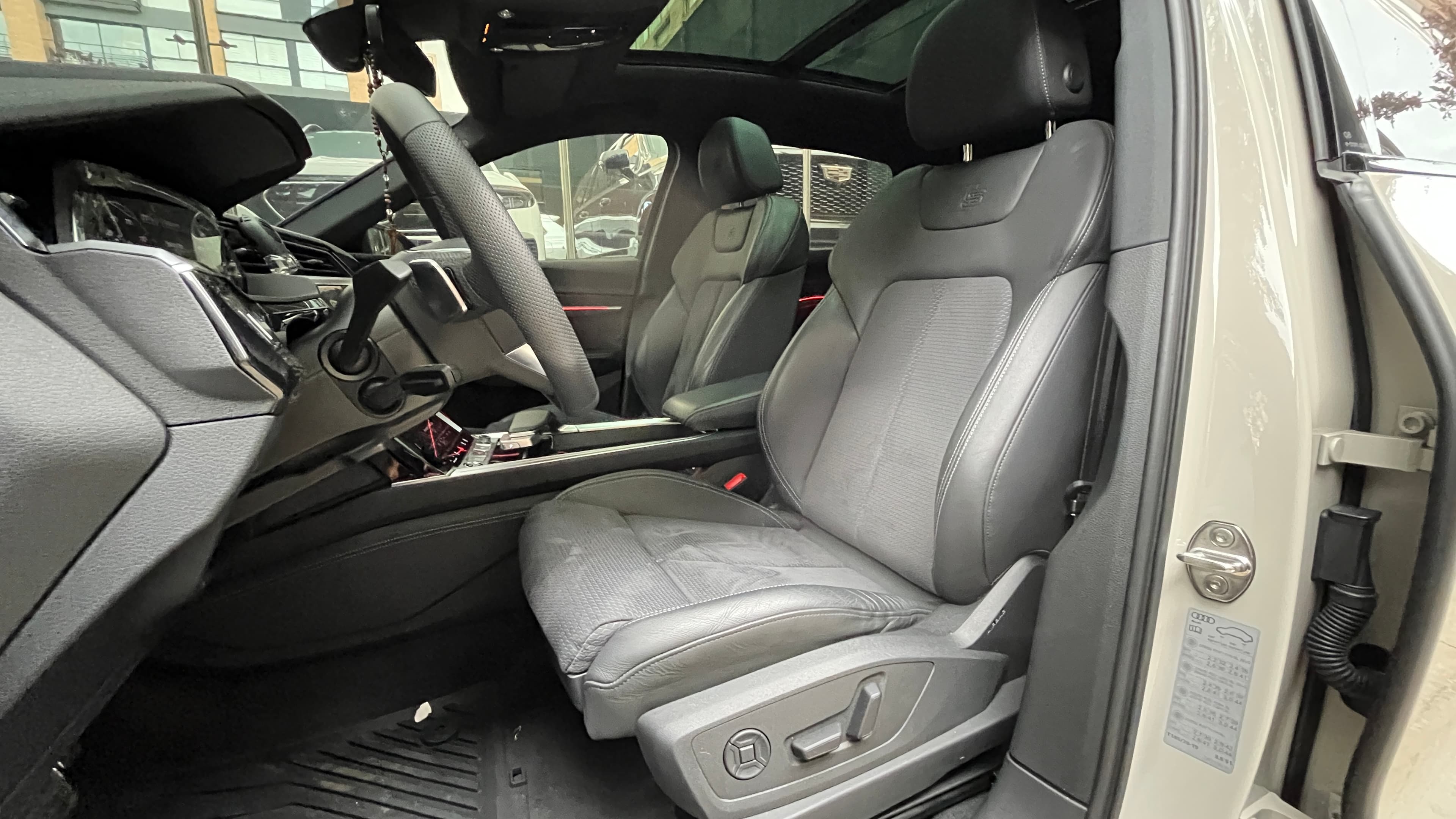Audi Q8 ETRON Modelo 2024 10