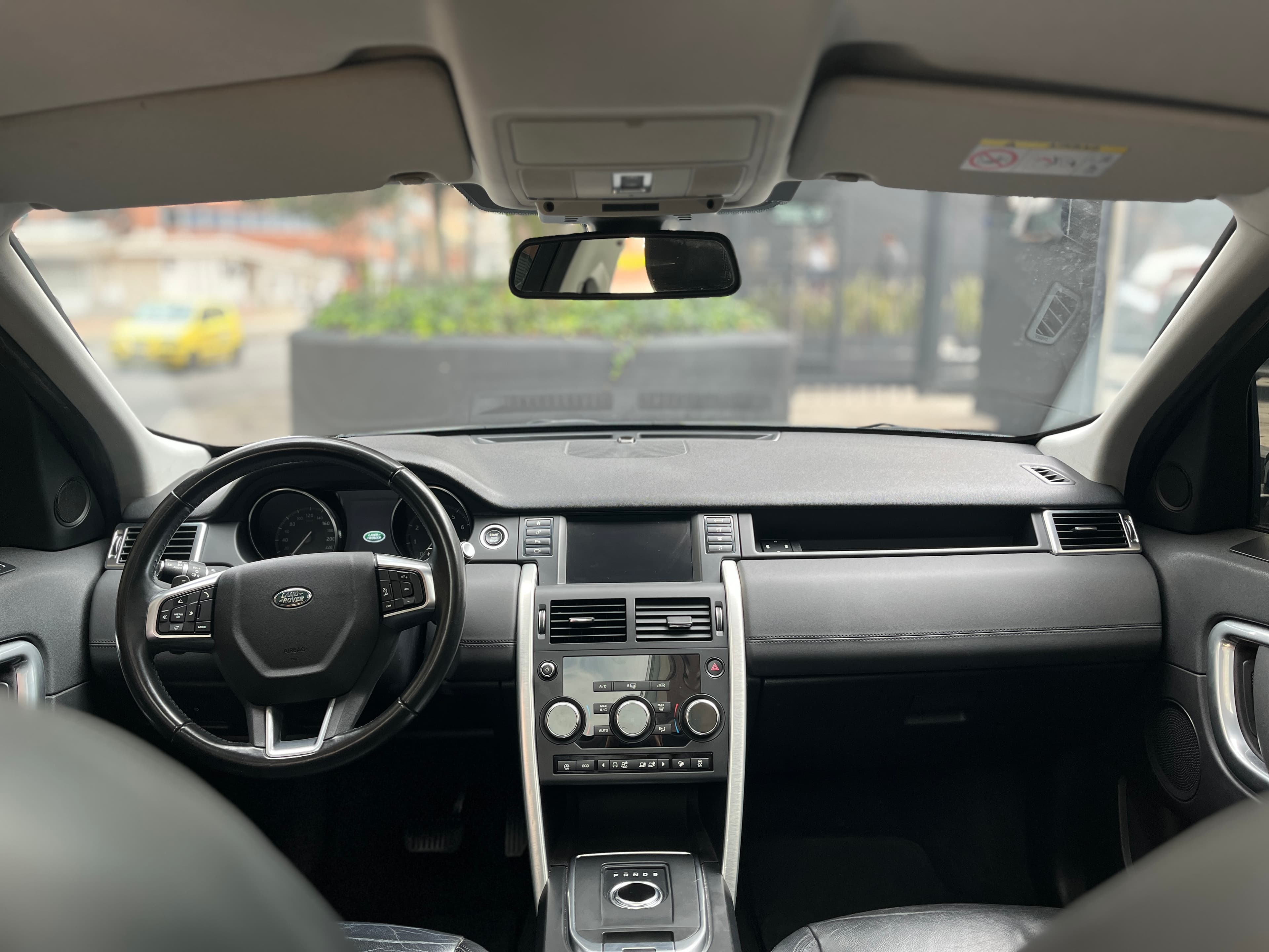 Land Rover Discovery SE Modelo 2019 12
