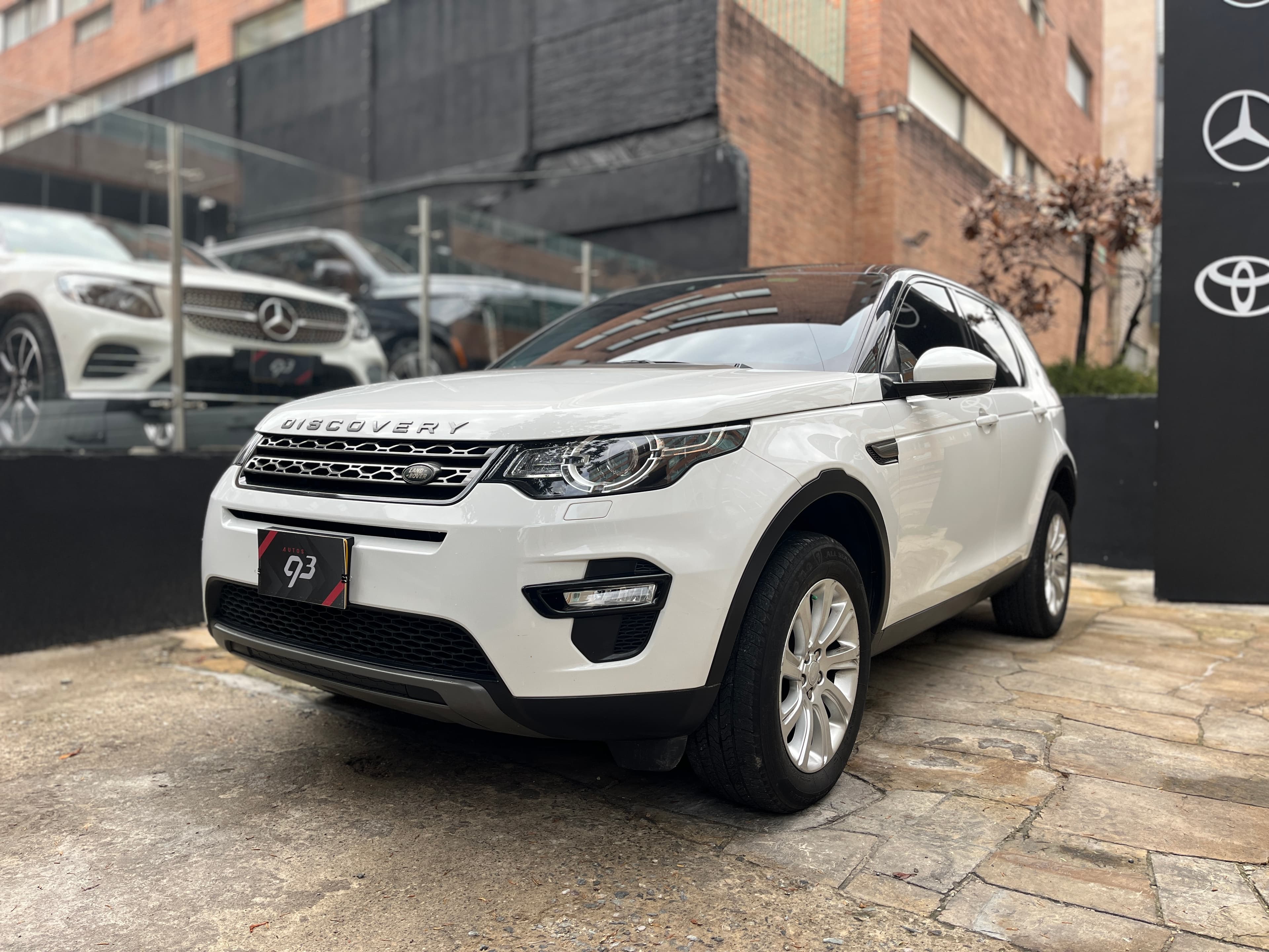 Land Rover Discovery SE Modelo 2019 1