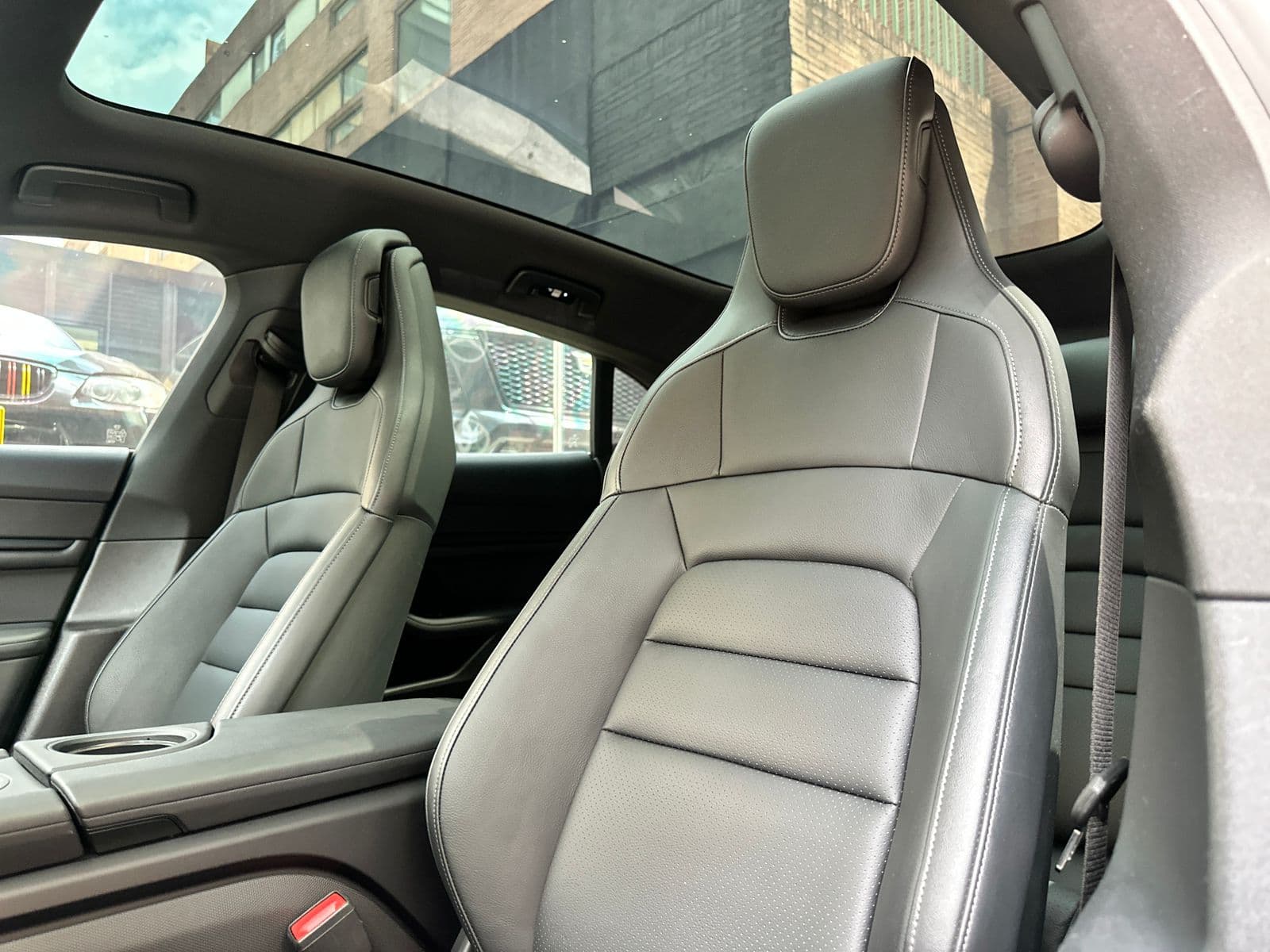 Porsche Taycan 4S CROSS Modelo 2023 9