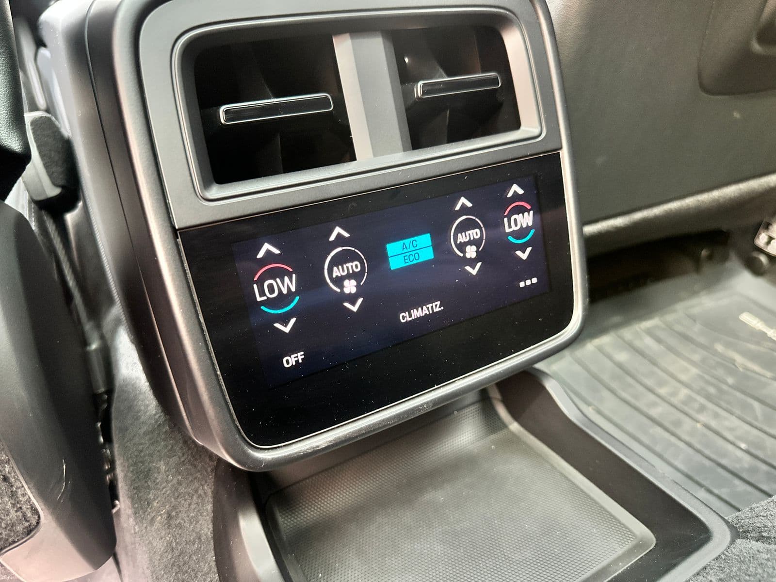 Porsche Taycan 4S CROSS Modelo 2023 7