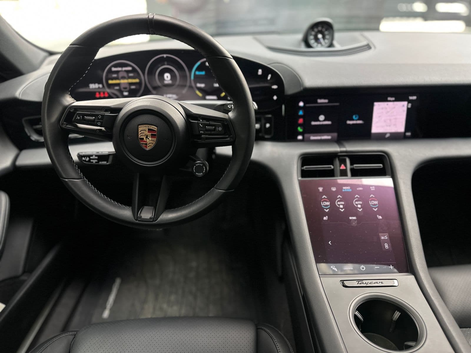 Porsche Taycan 4S CROSS Modelo 2023 16