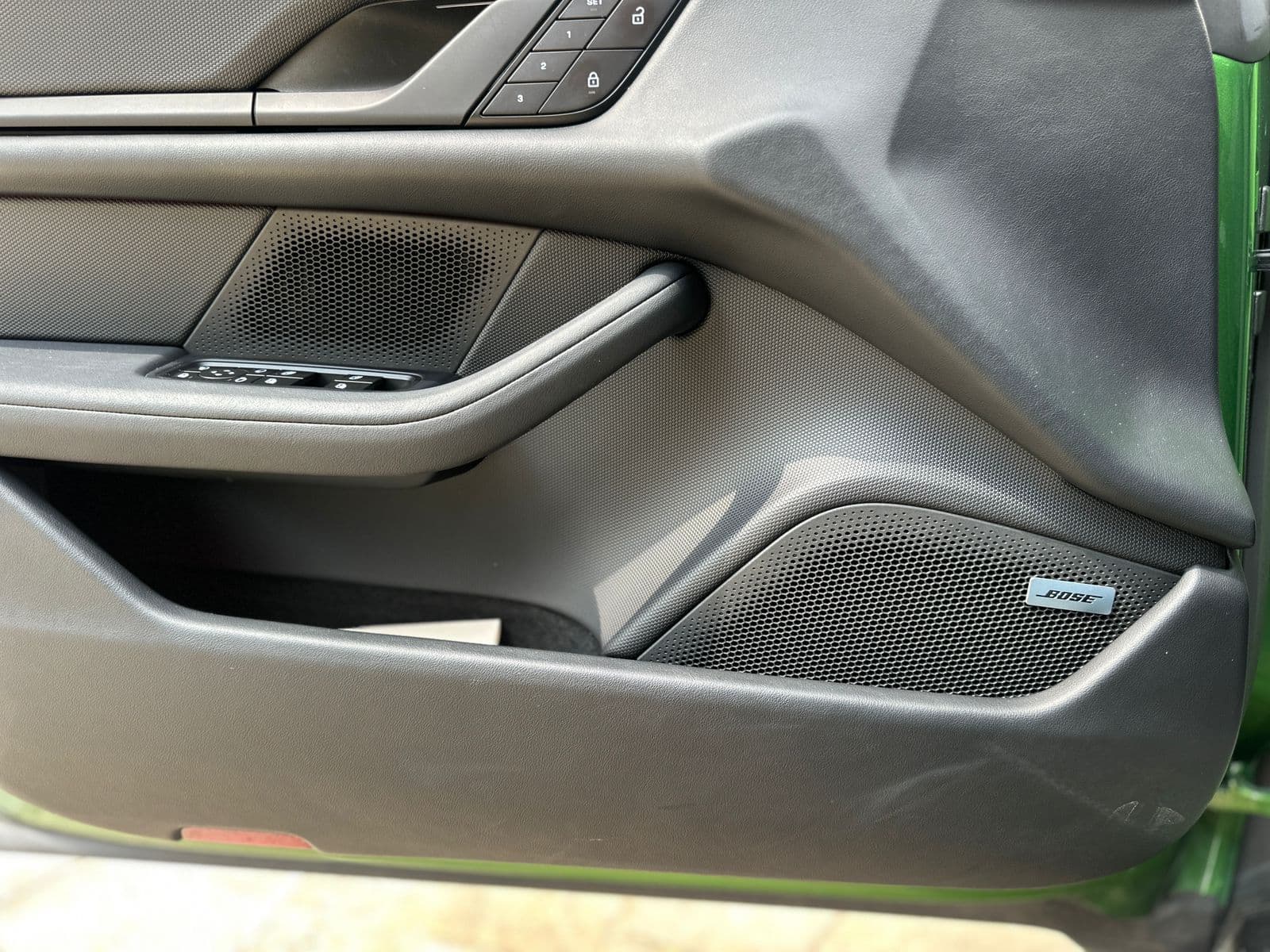 Porsche Taycan 4S CROSS Modelo 2023 12