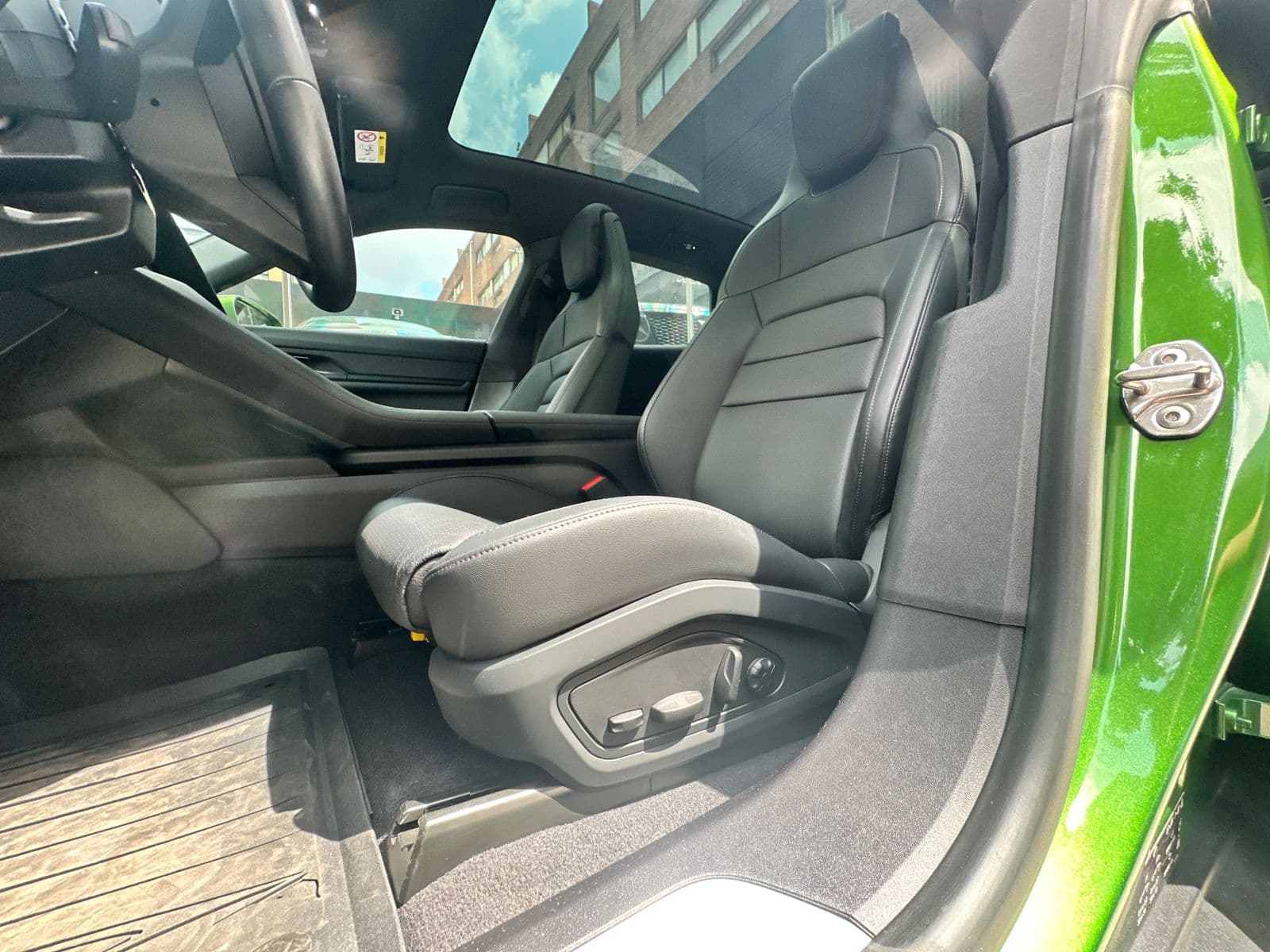 Porsche Taycan 4S CROSS Modelo 2023 6