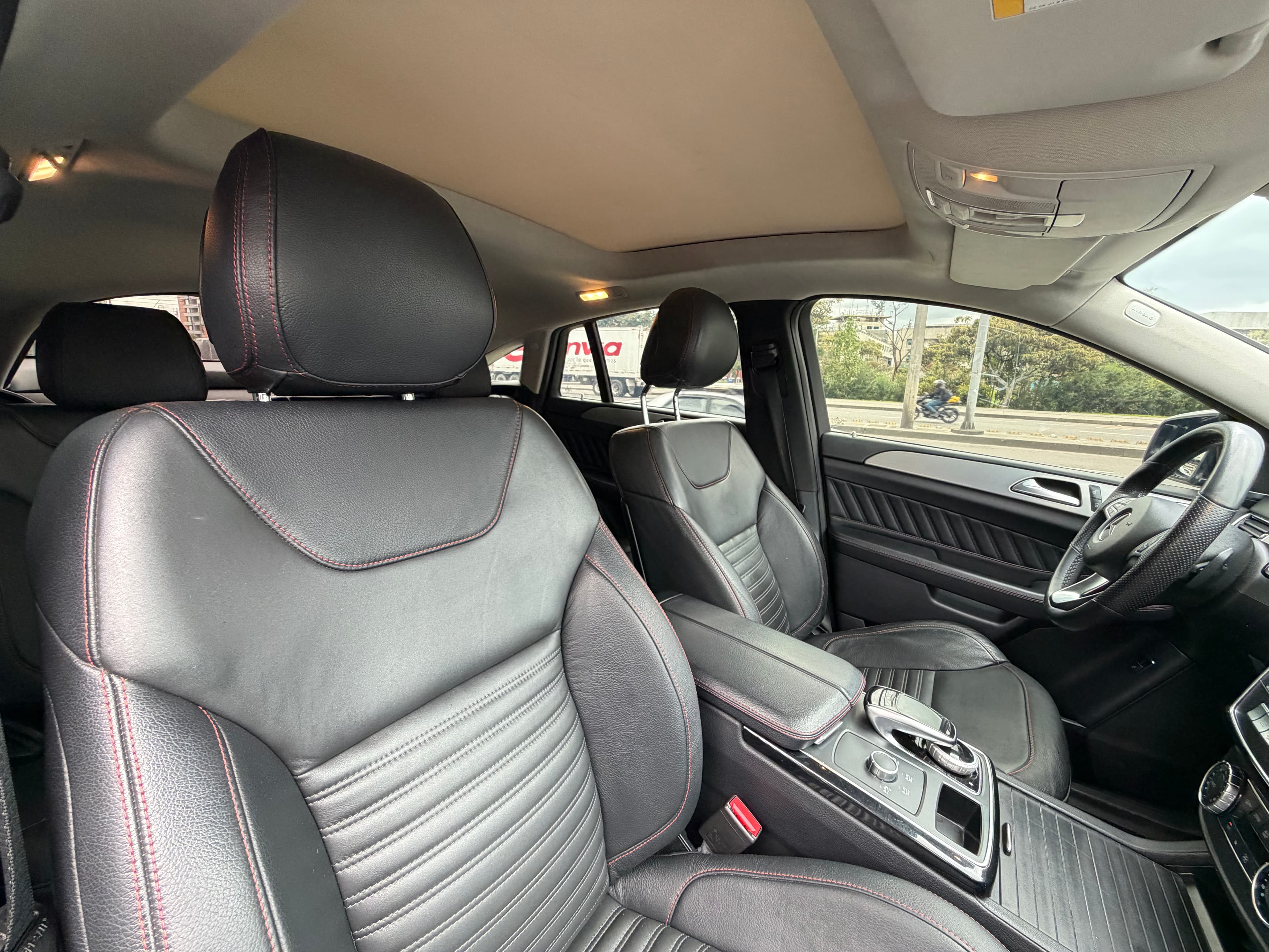 Mercedes Benz GLE350 D Modelo 2016 22
