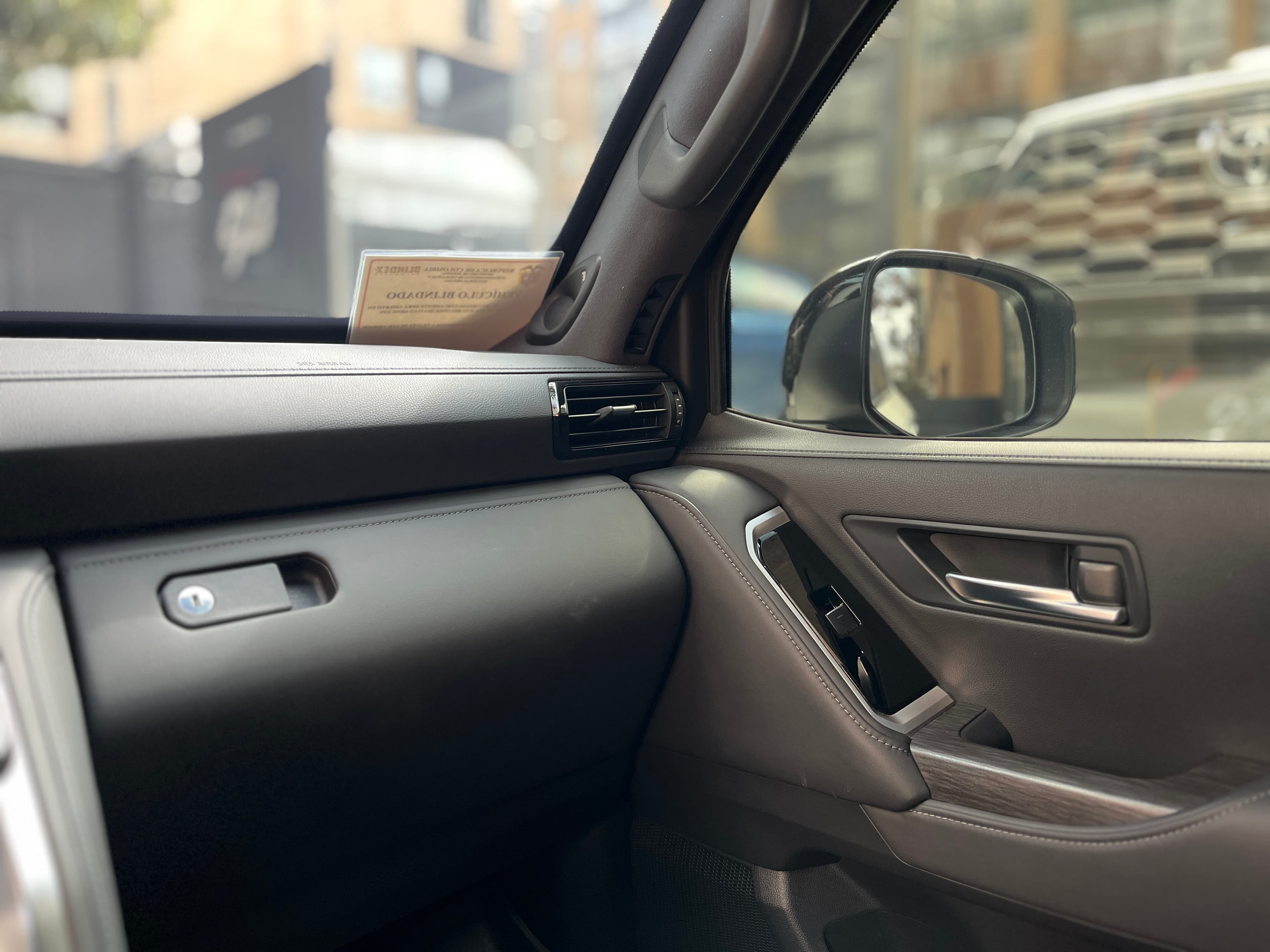 Toyota Land Cruiser 300 LC300 GR Modelo 2022 10