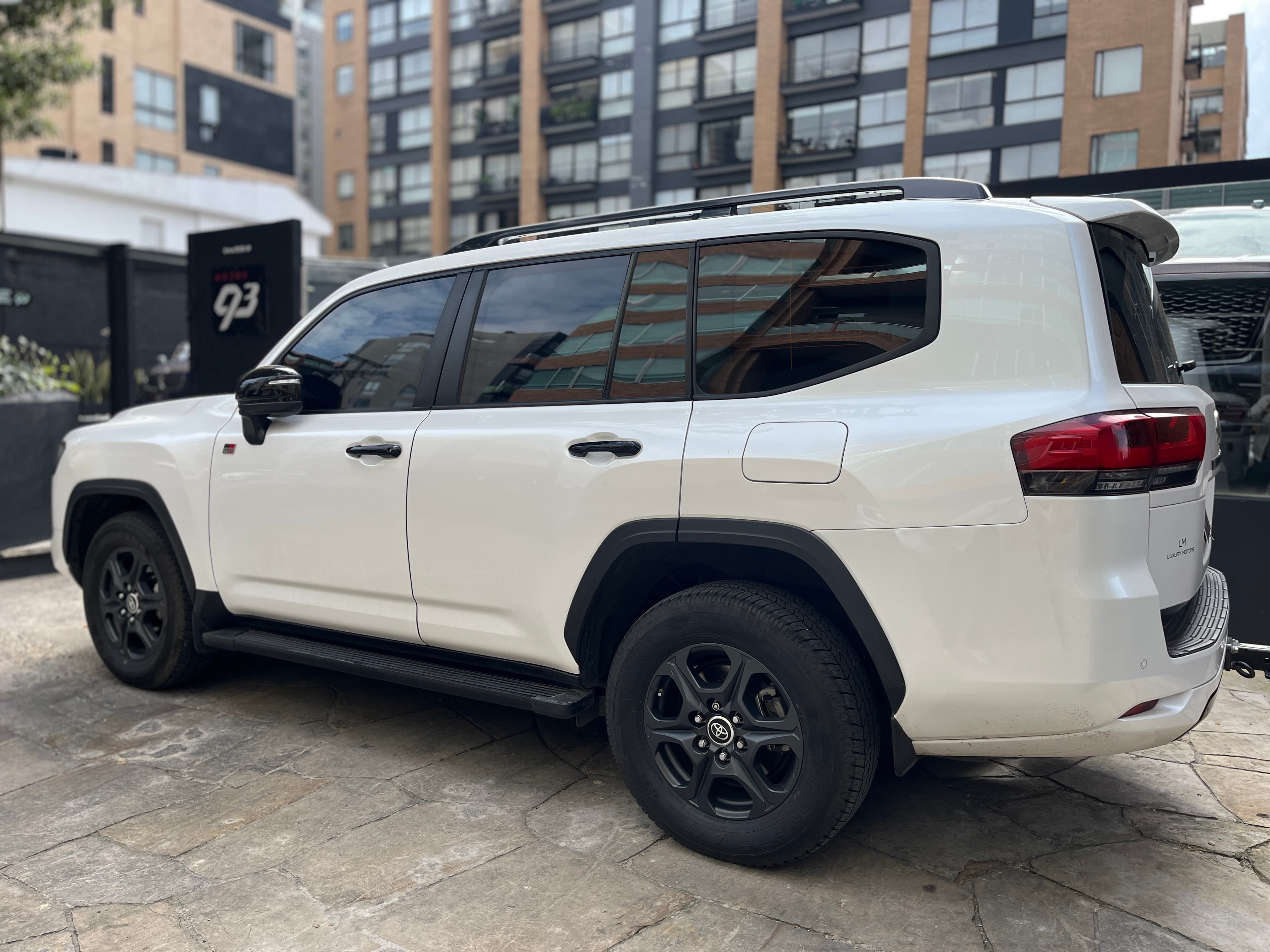 Toyota Land Cruiser 300 LC300 GR Modelo 2022 6