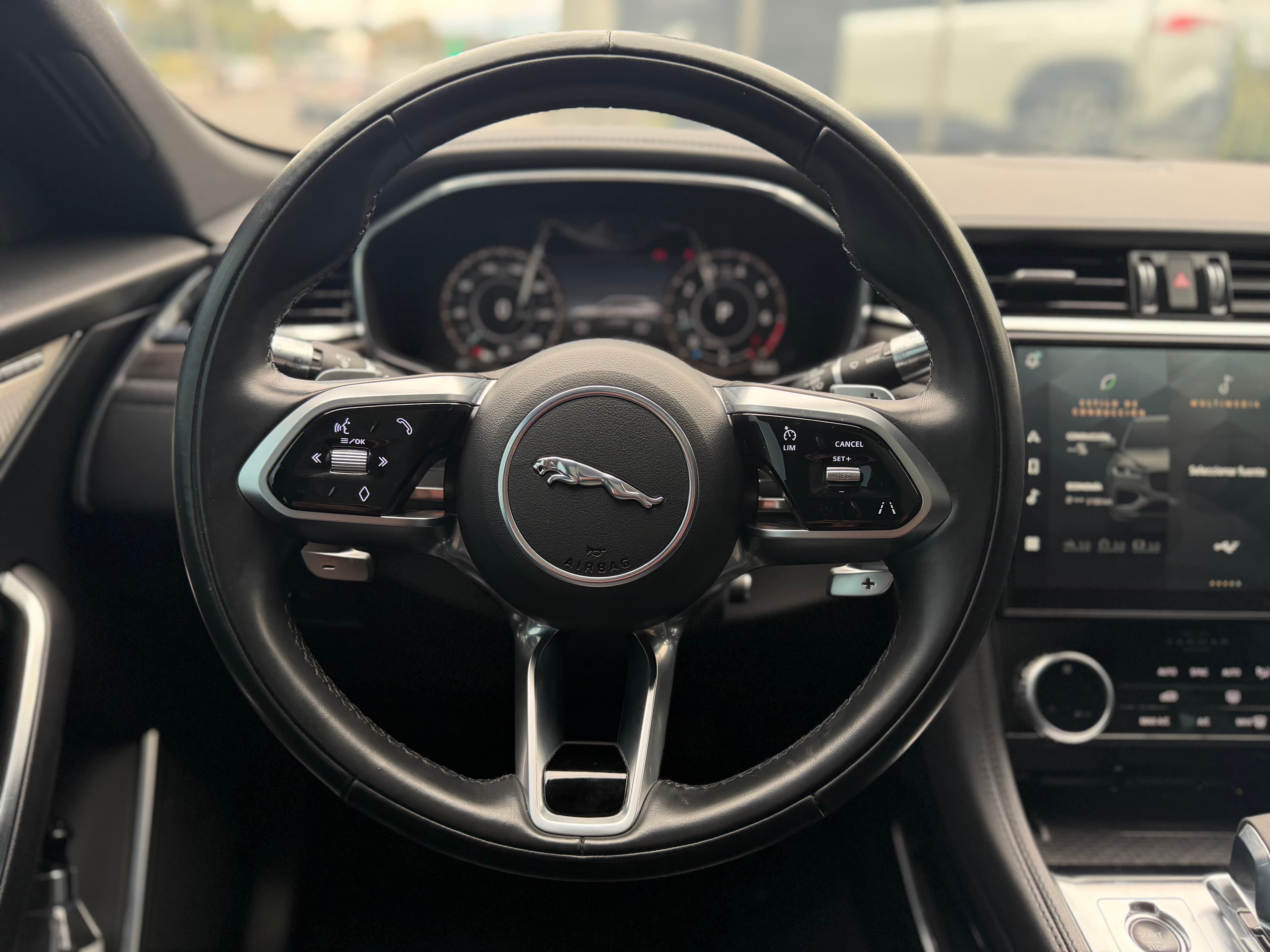 Jaguar F-Pace 3.0 400PS SE Modelo 2021 12