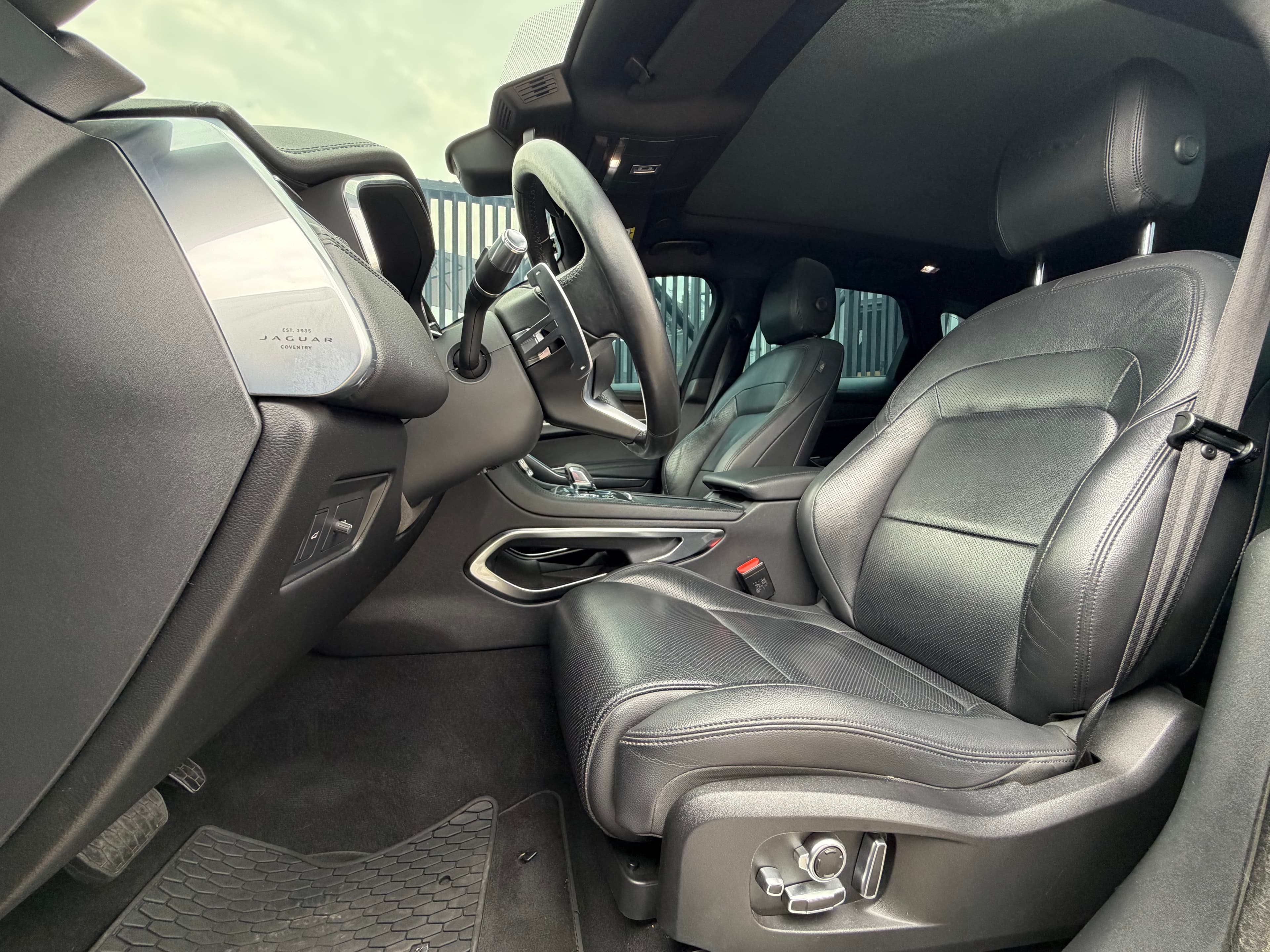 Jaguar F-Pace 3.0 400PS SE Modelo 2021 11
