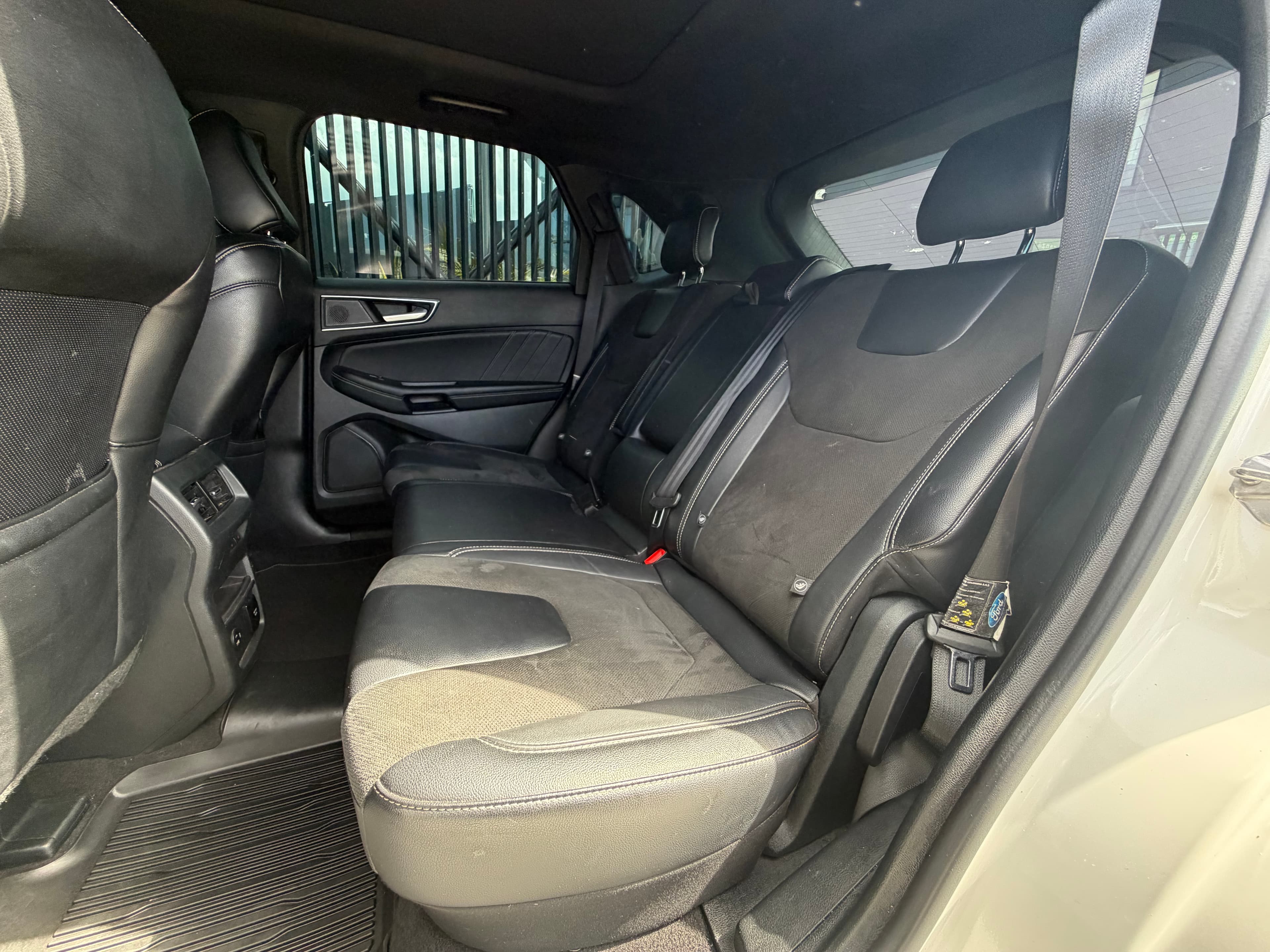 Ford Edge ST Modelo 2022 19
