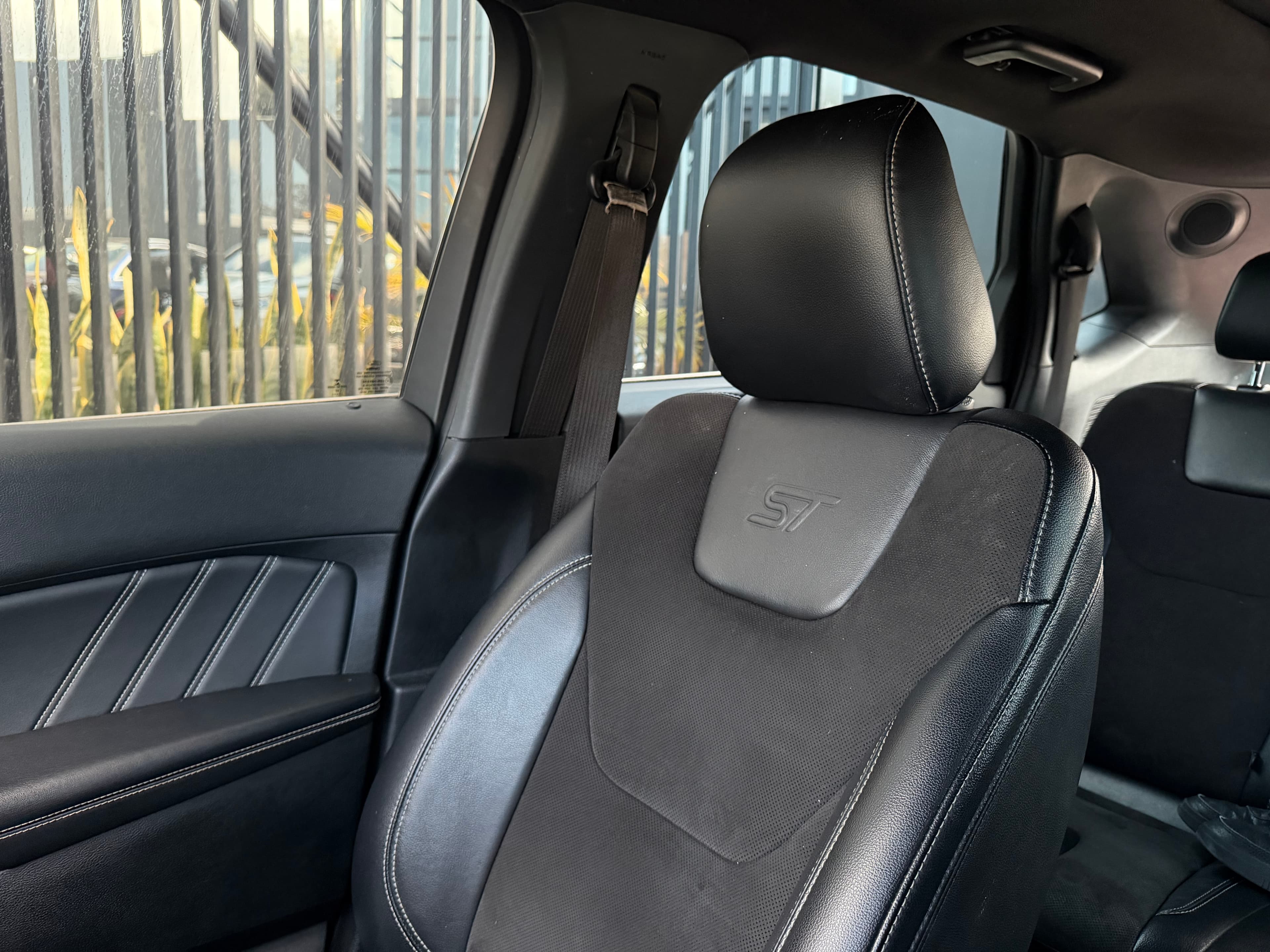Ford Edge ST Modelo 2022 18
