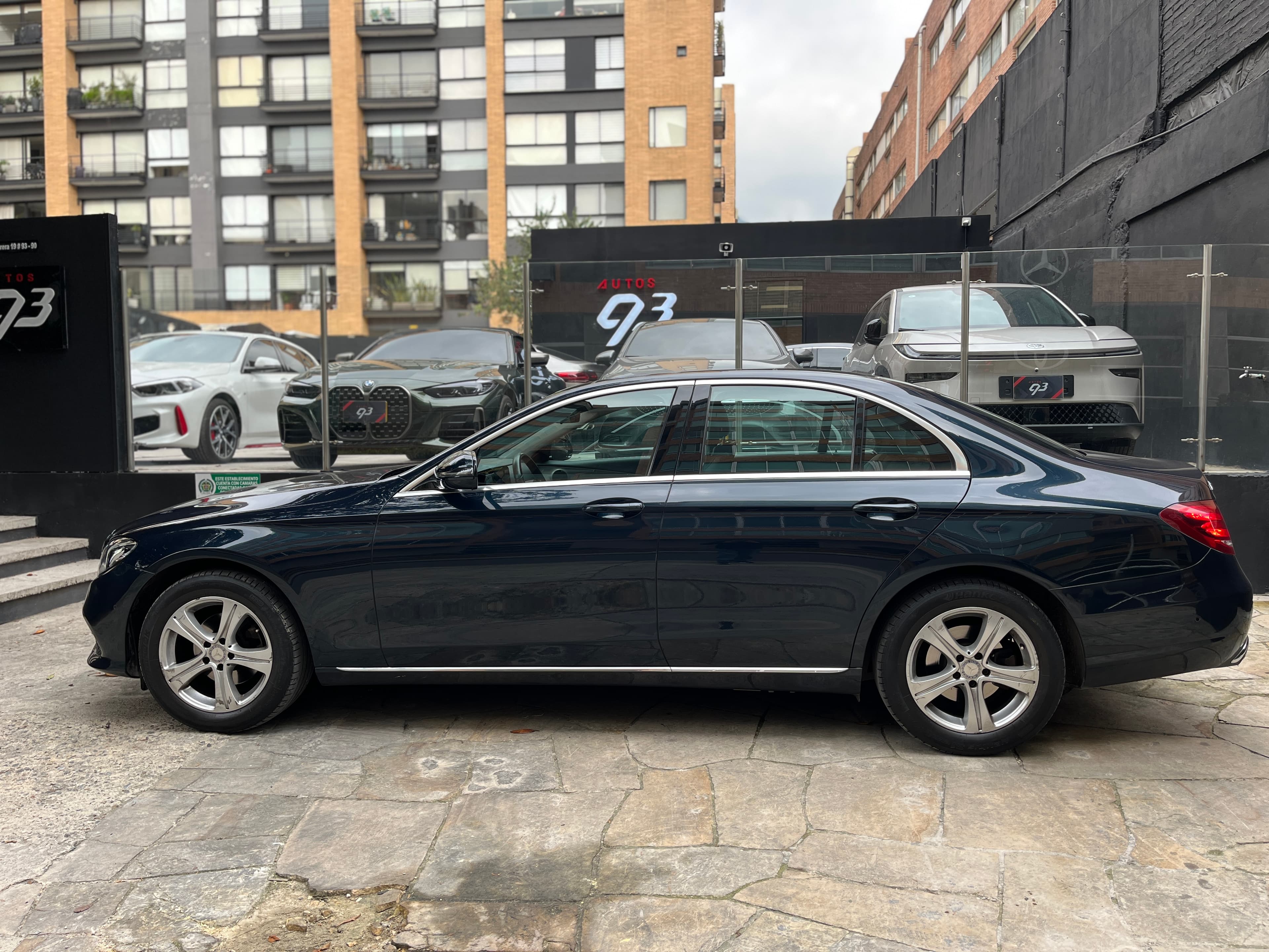 Mercedes Benz E200 Modelo 2017 7