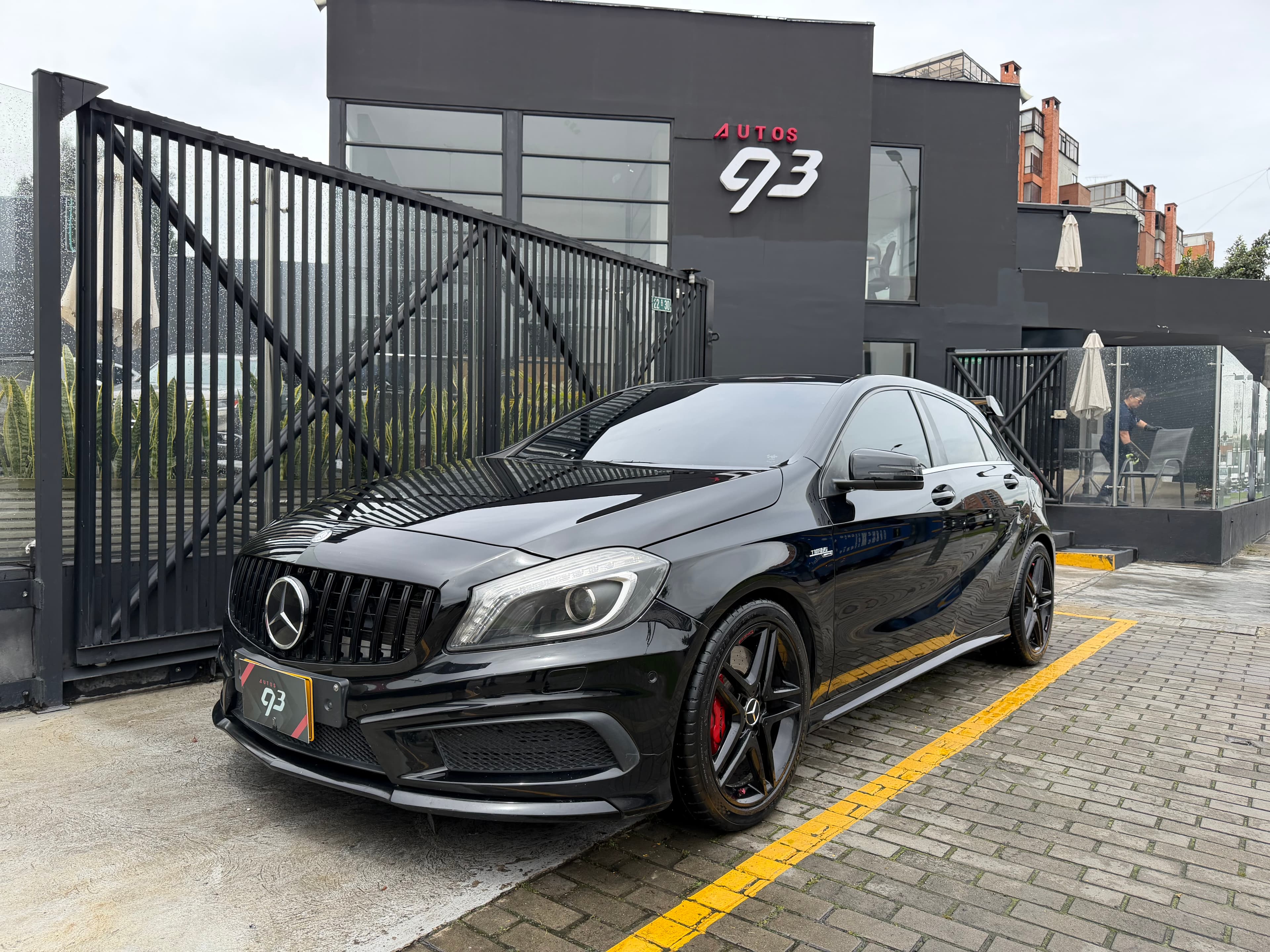Mercedes Benz A45 AMG Modelo 2016 1