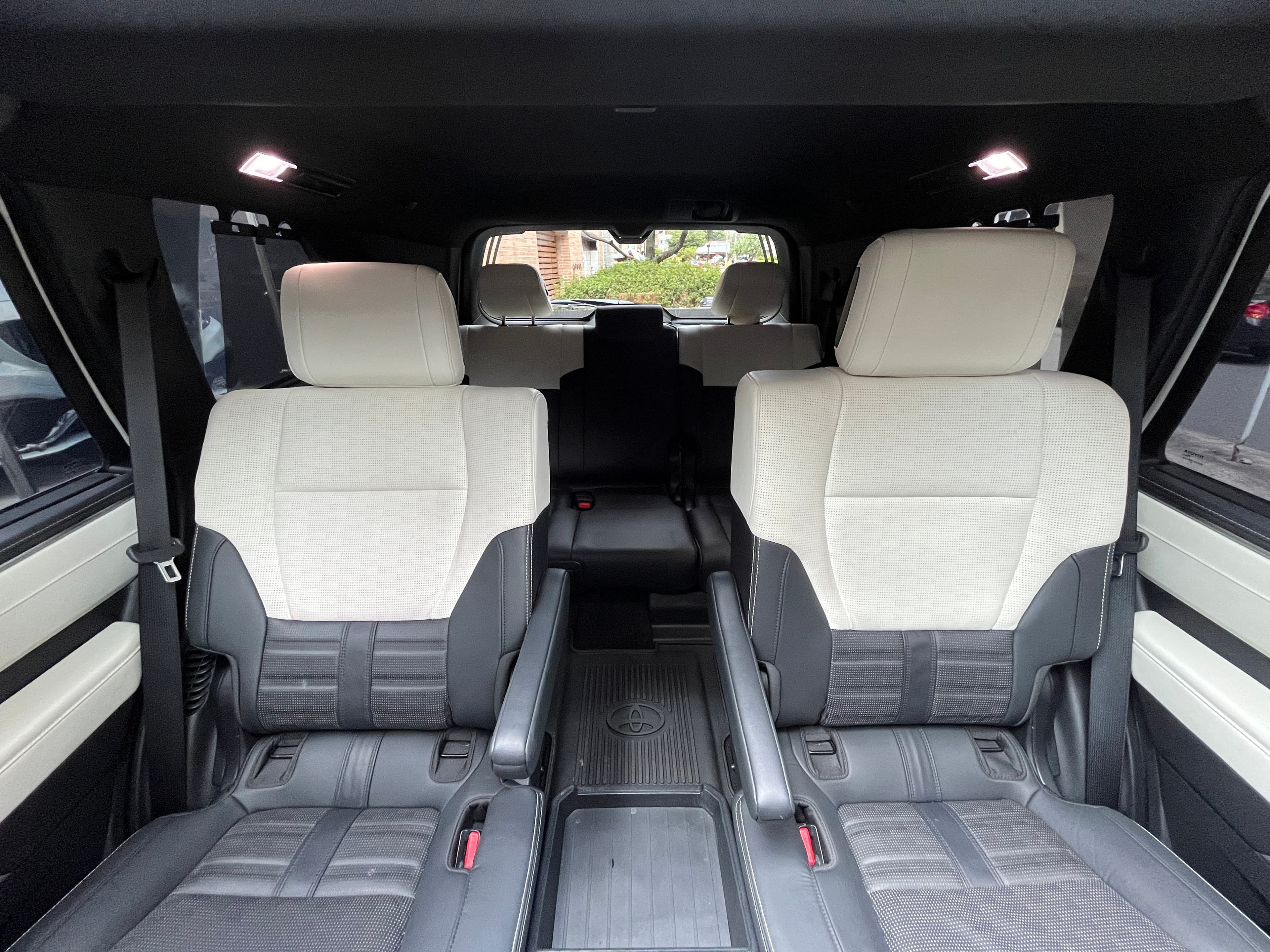 Toyota Sequoia Modelo 2024 16