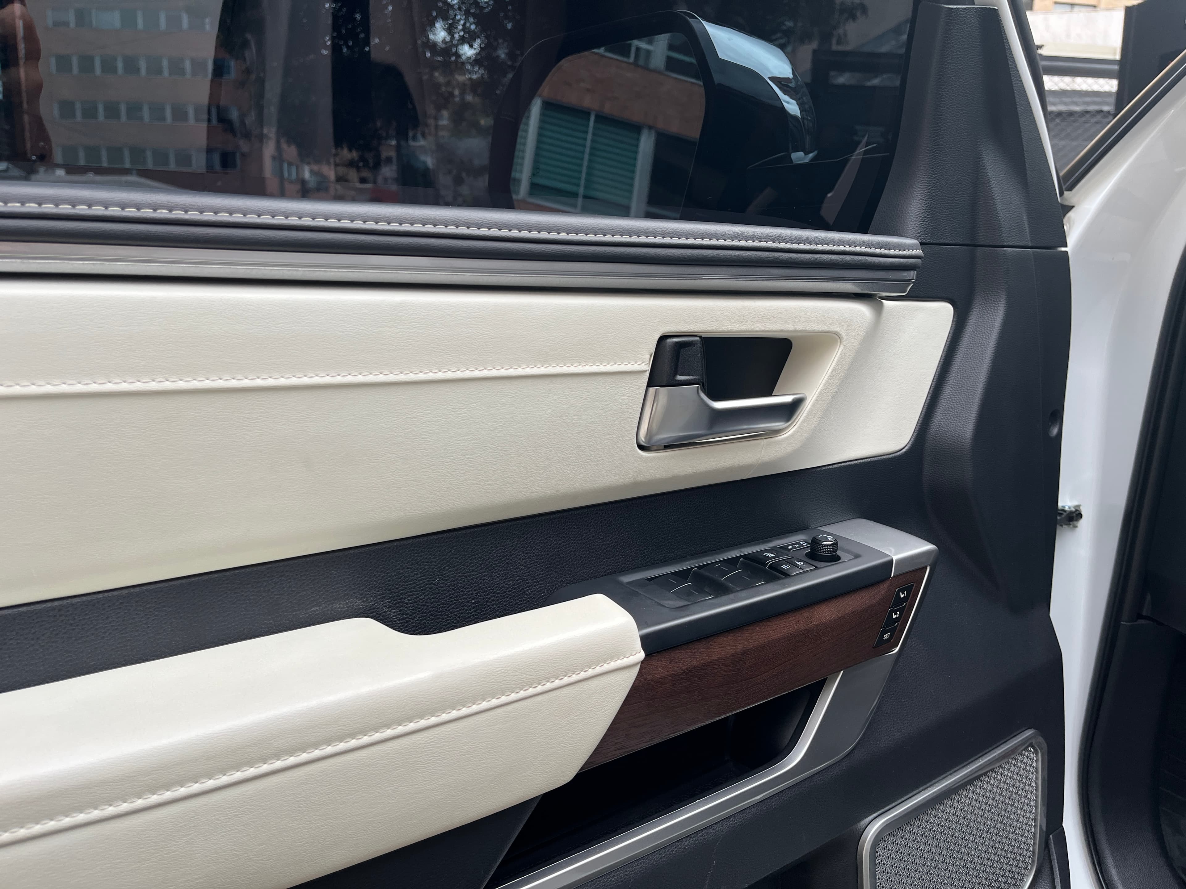 Toyota Sequoia Modelo 2024 8