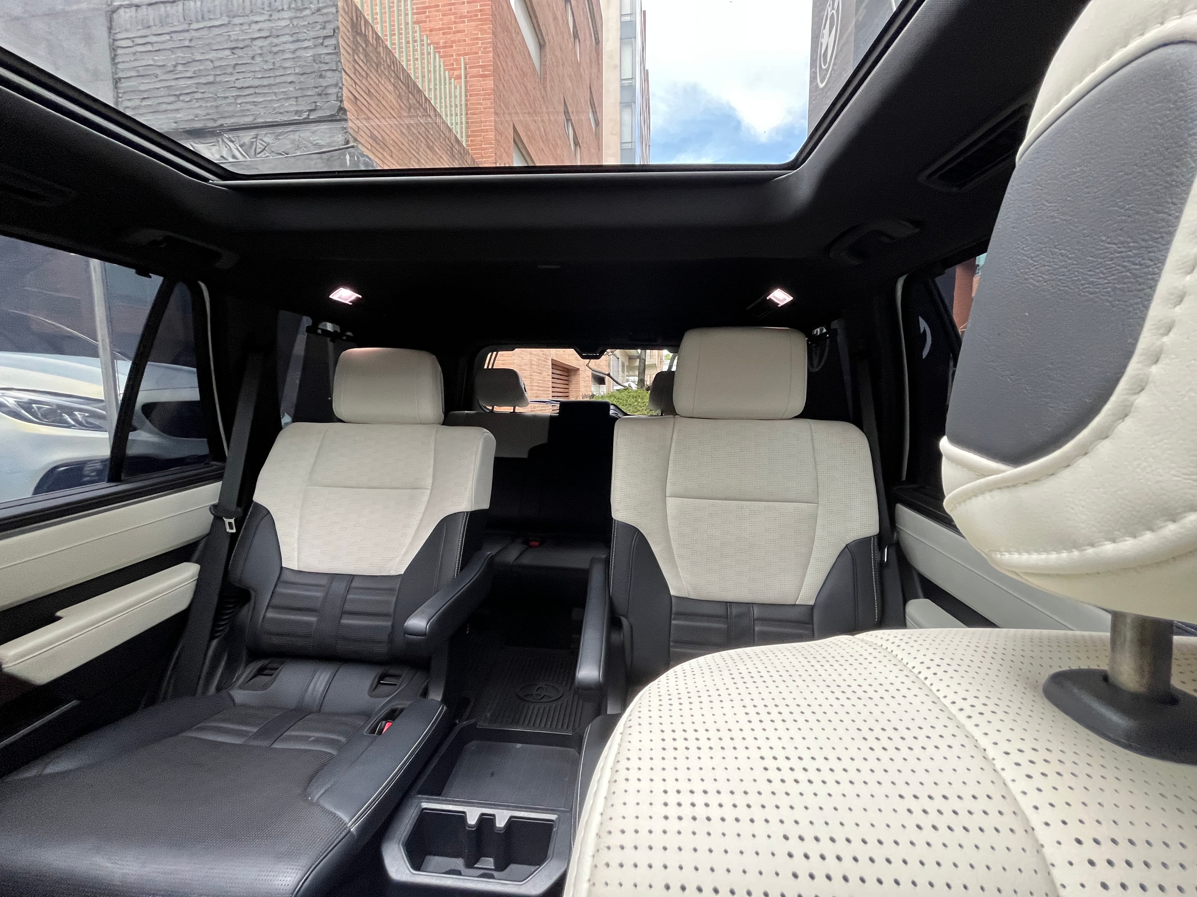 Toyota Sequoia Modelo 2024 17