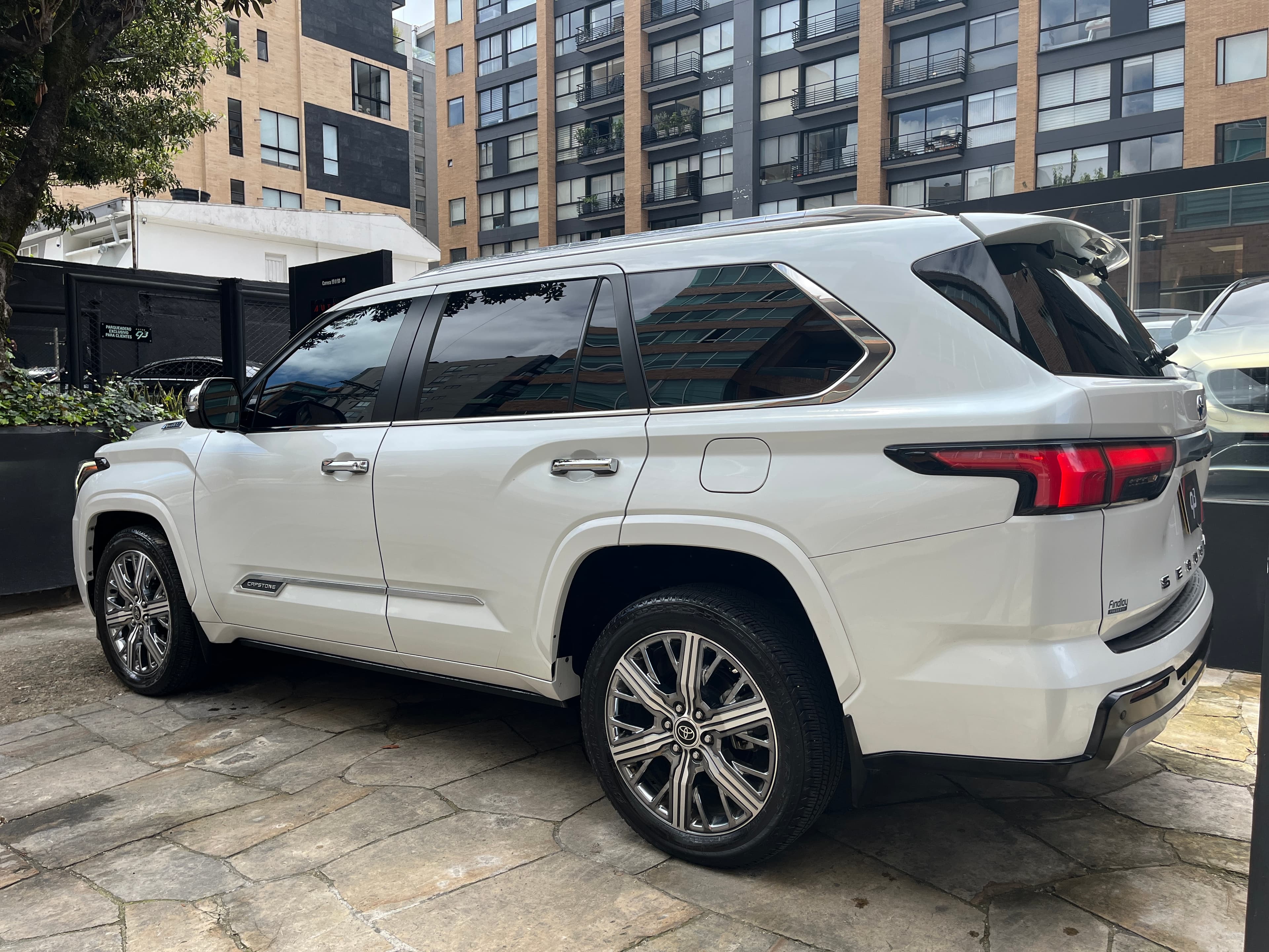 Toyota Sequoia Modelo 2024 6