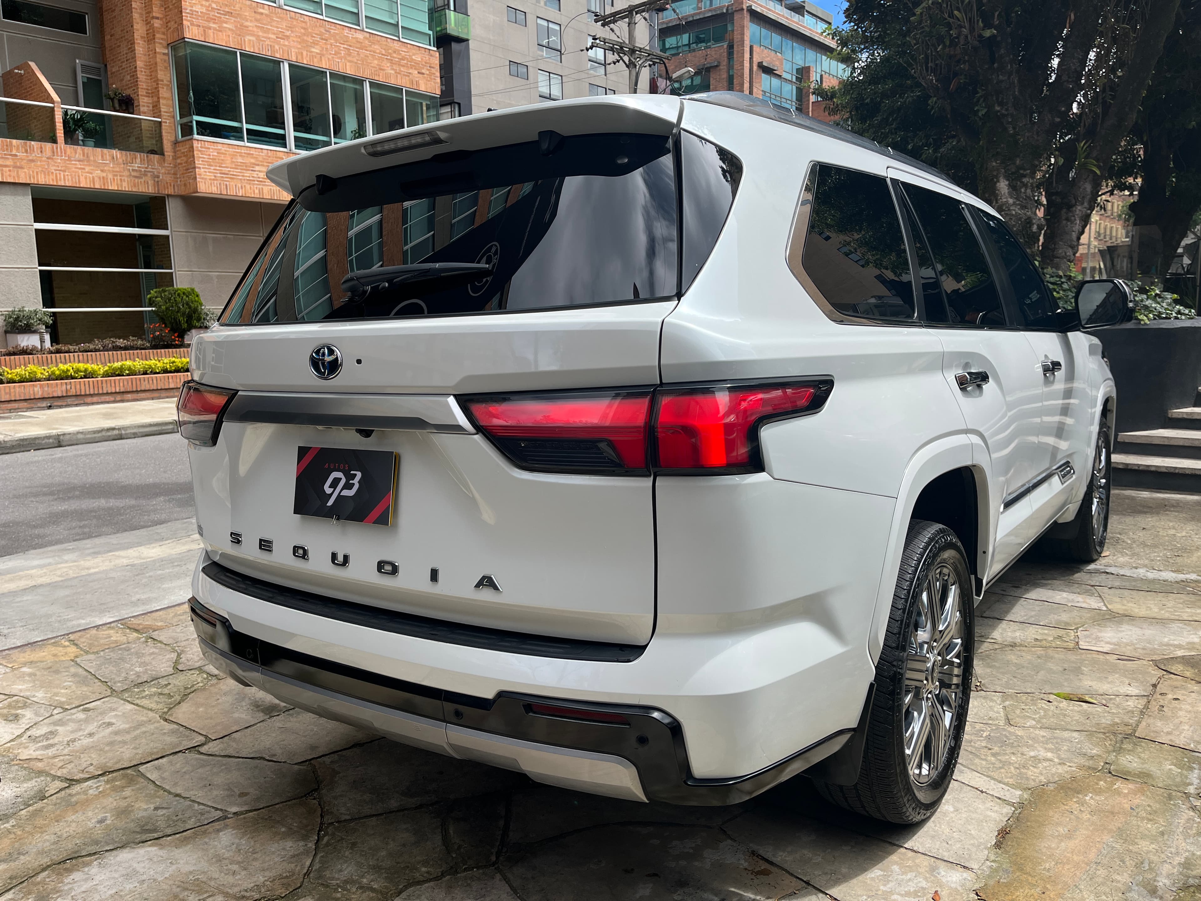 Toyota Sequoia Modelo 2024 4