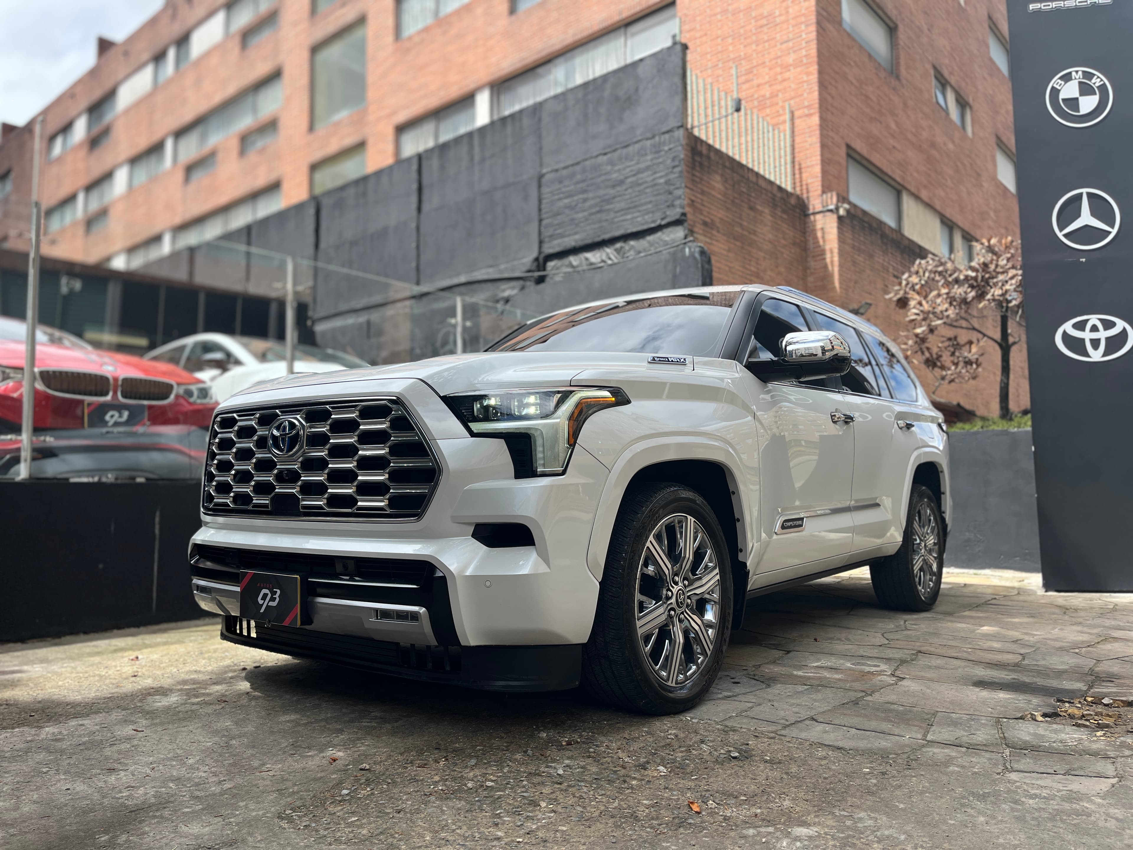 Toyota Sequoia Modelo 2024 1