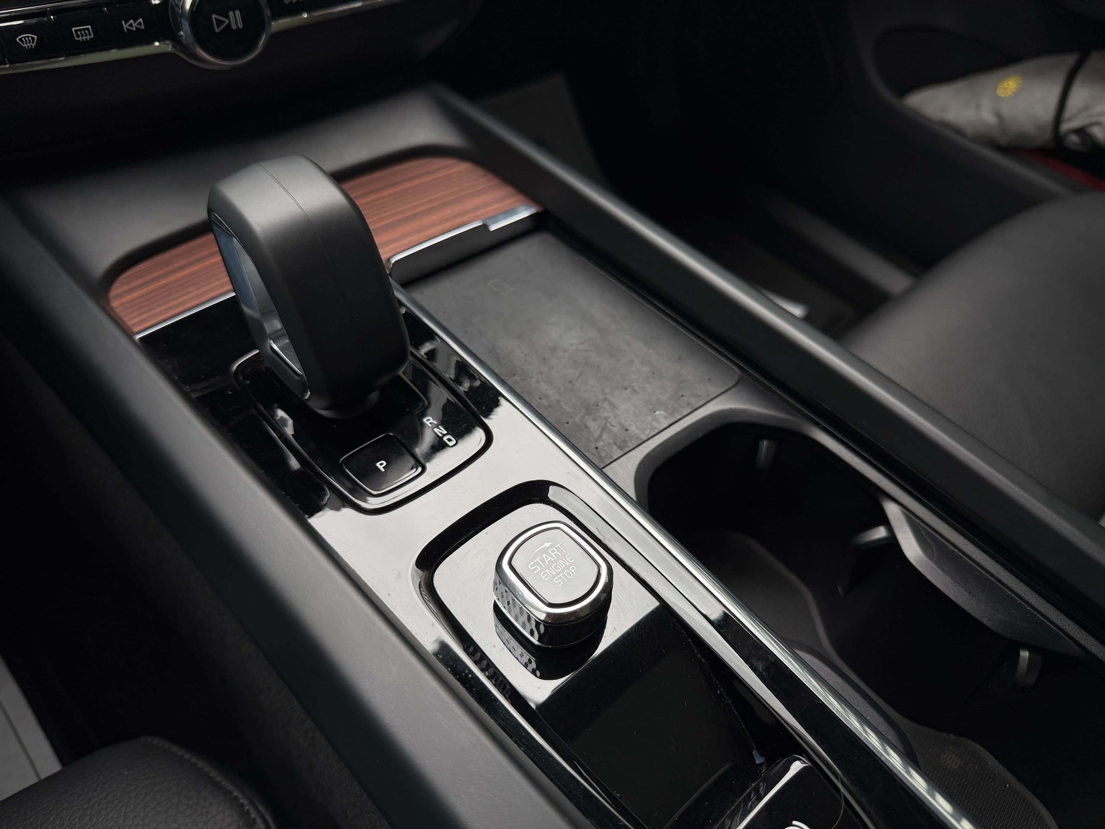 Volvo XC60 T8 AWD RECHARGE Modelo 2024 16
