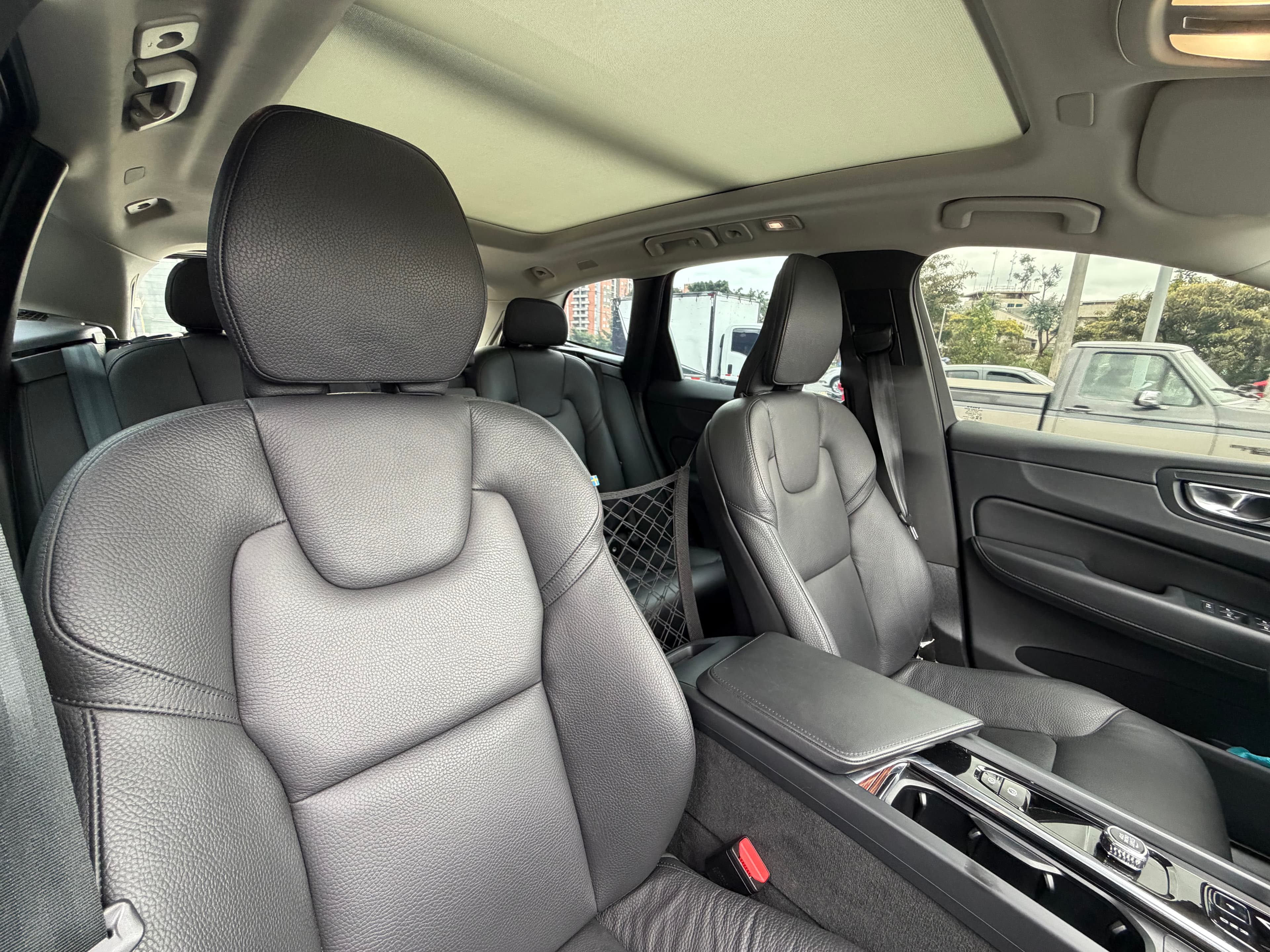 Volvo XC60 T8 AWD RECHARGE Modelo 2024 20