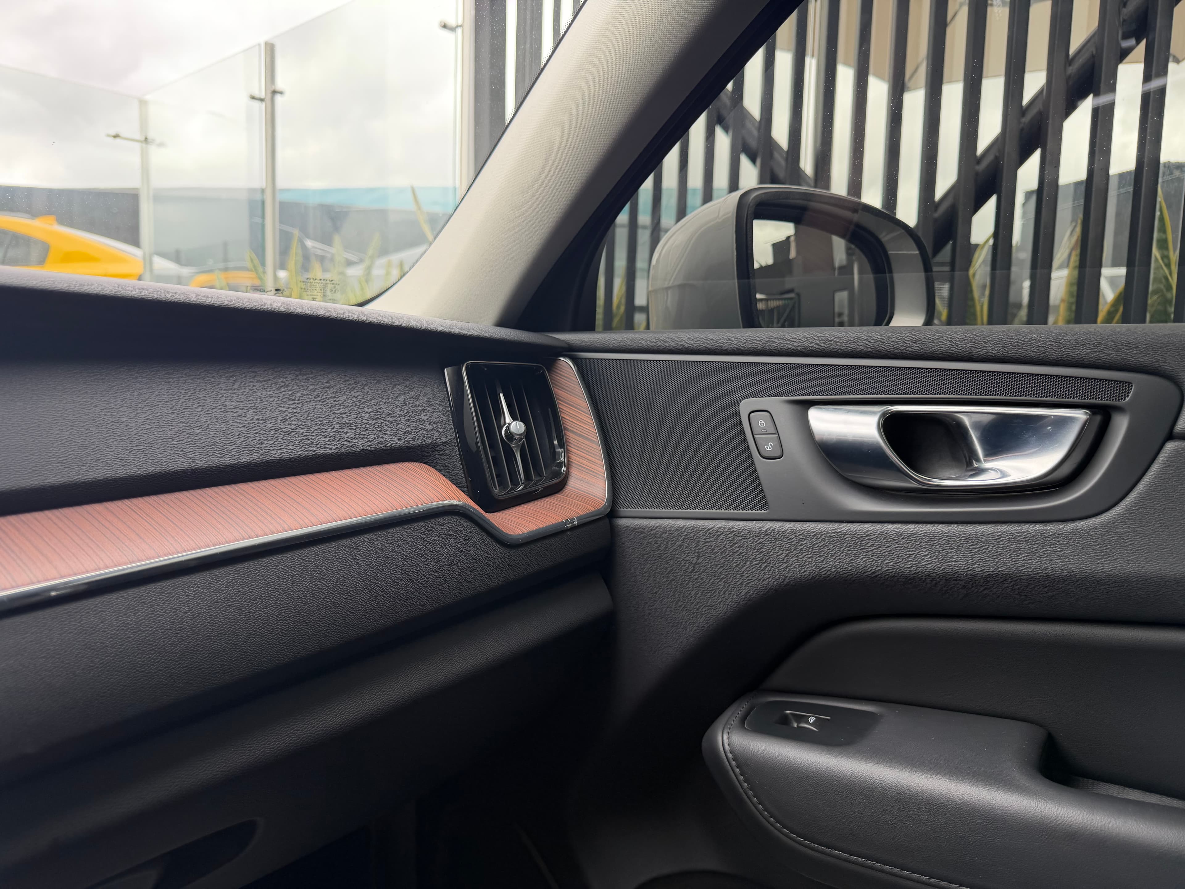Volvo XC60 T8 AWD RECHARGE Modelo 2024 17
