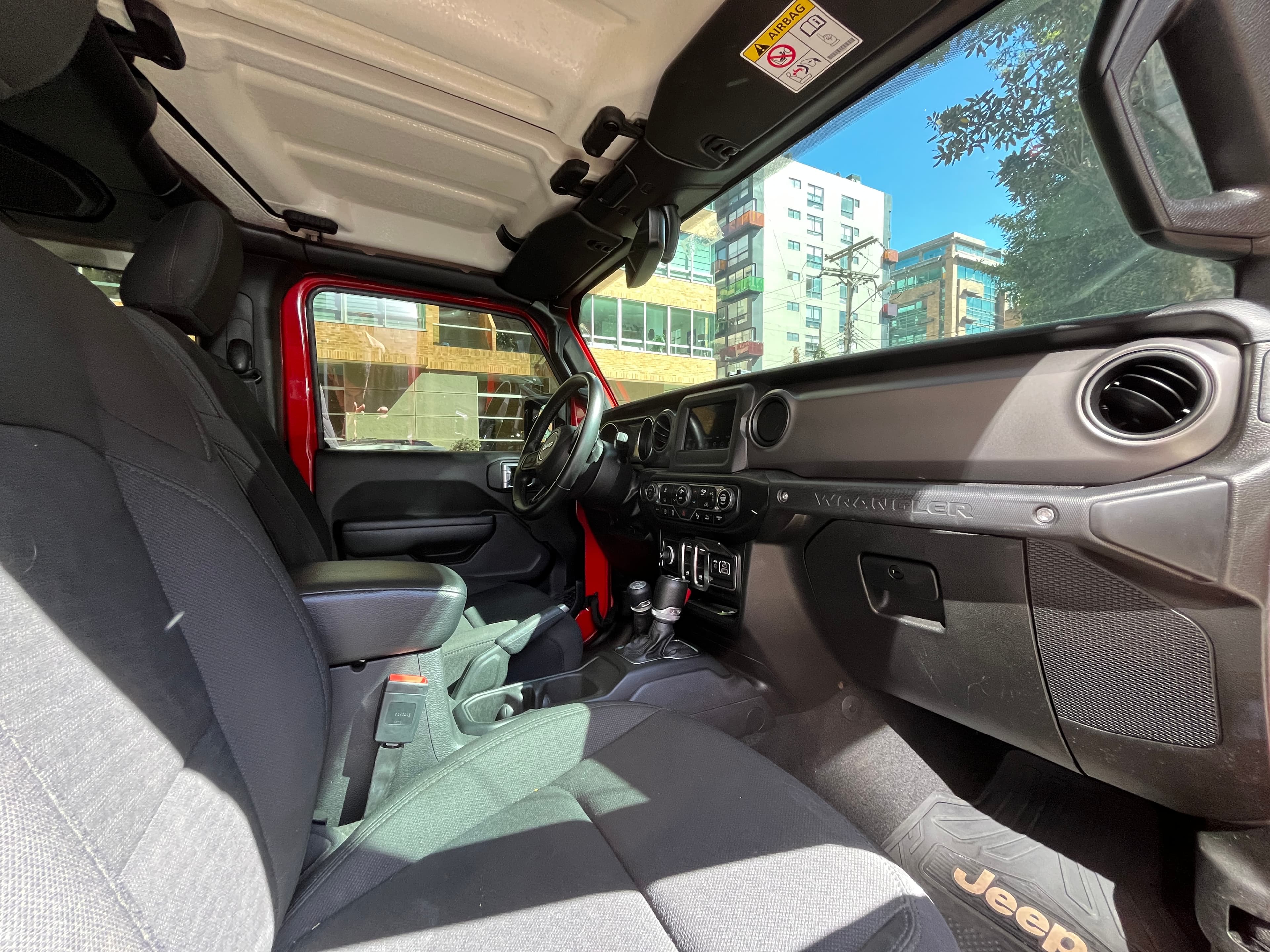 Jeep Wrangler SPORT Modelo 2022 14