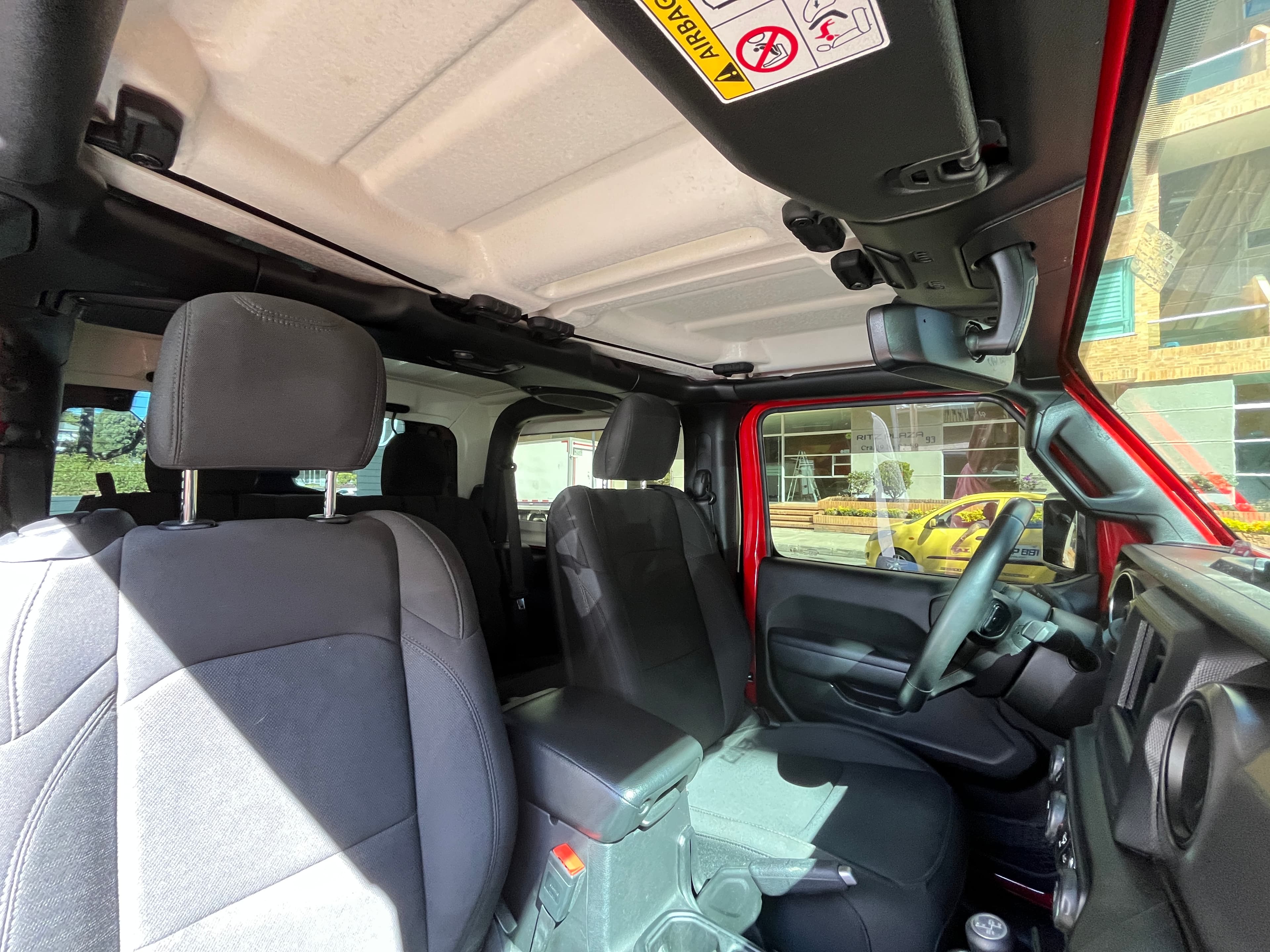Jeep Wrangler SPORT Modelo 2022 19