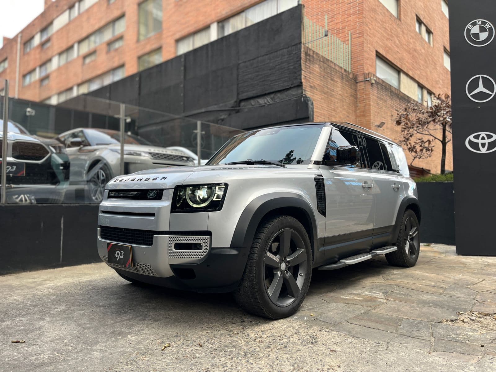 Land Rover Defender