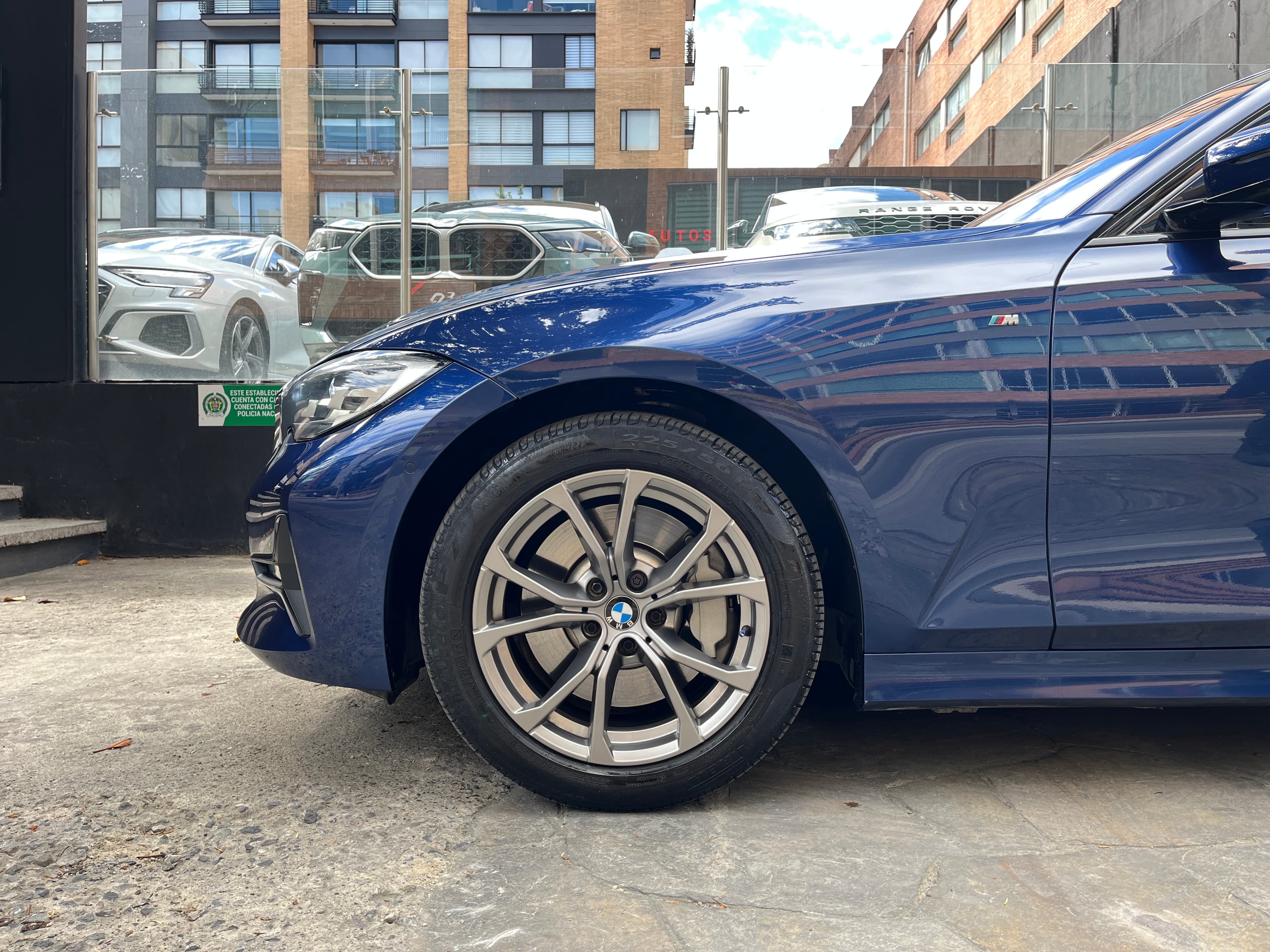 BMW 330I Modelo 2020 18