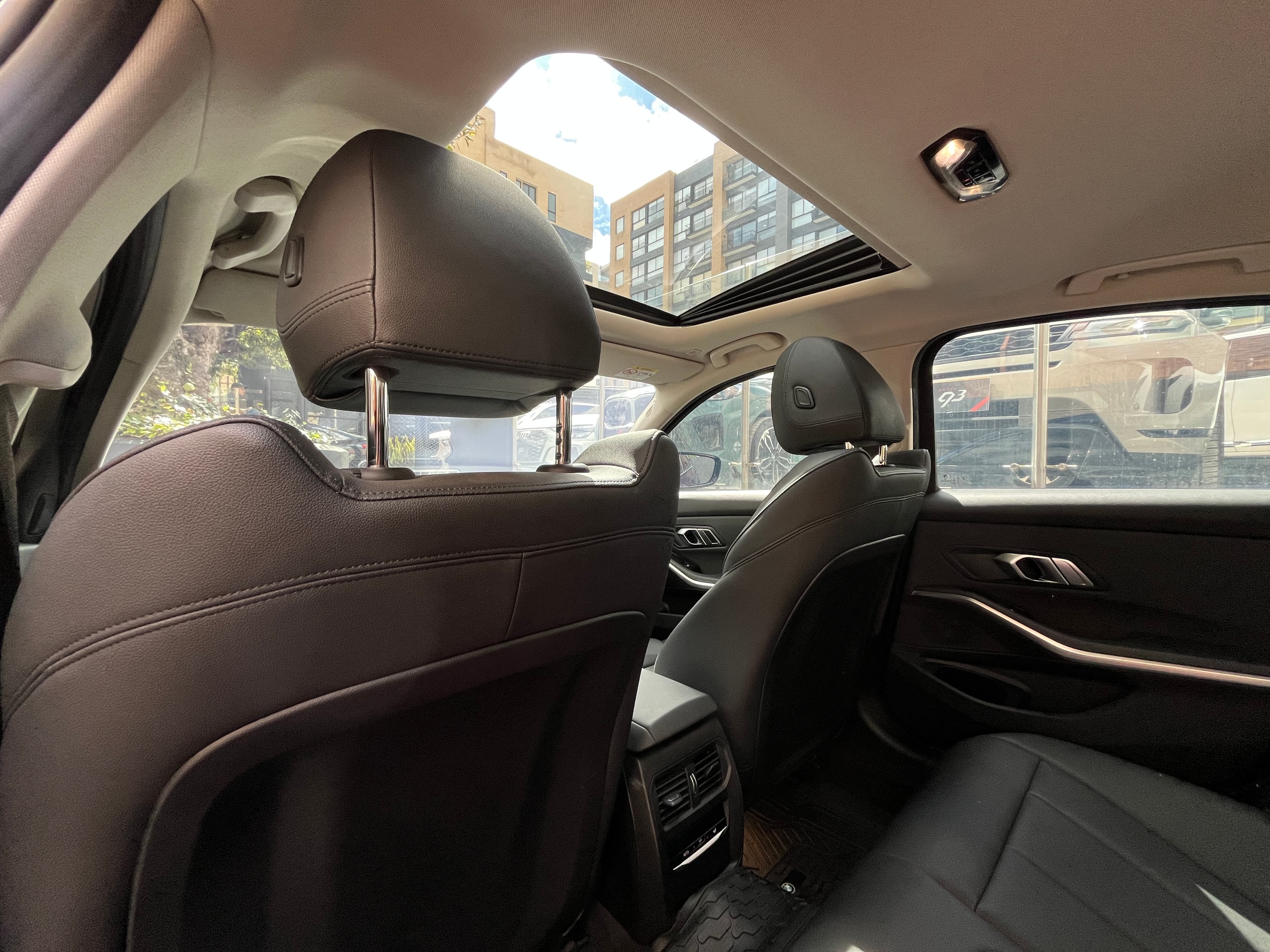 BMW 330I Modelo 2020 17