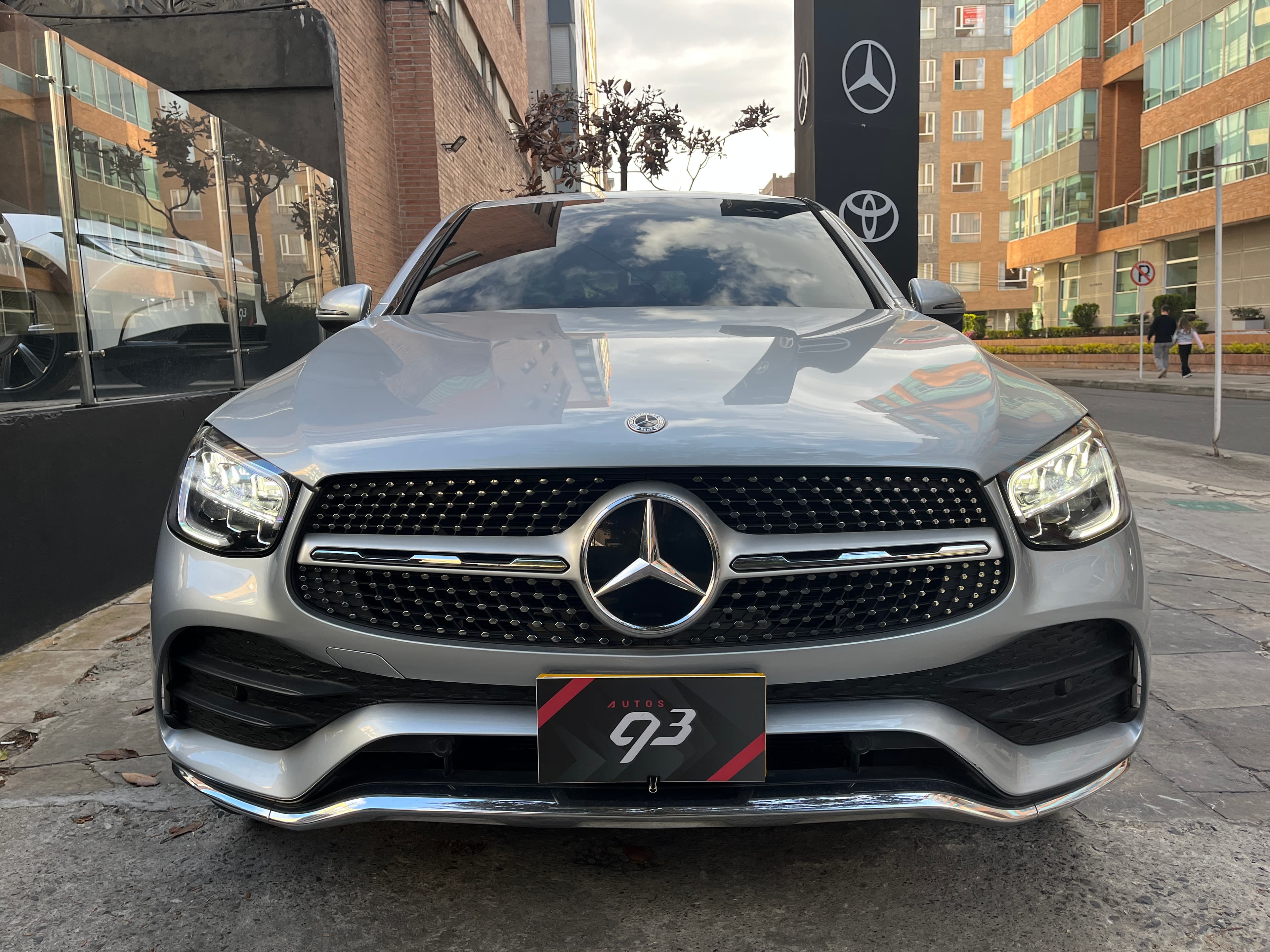 Mercedes Benz GLC300 E 4MATIC Modelo 2023 3