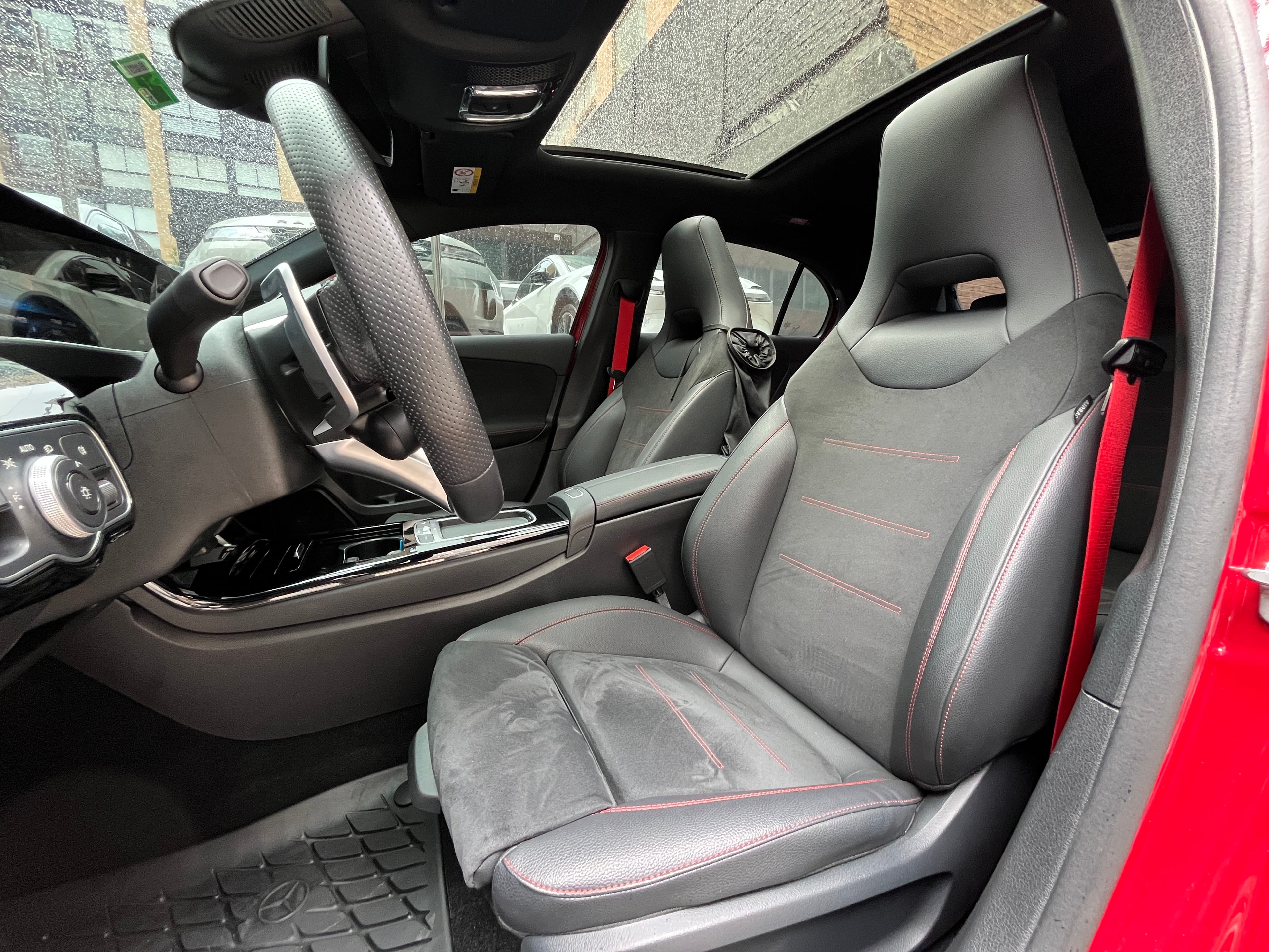 Mercedes Benz A35 Modelo 2023 8