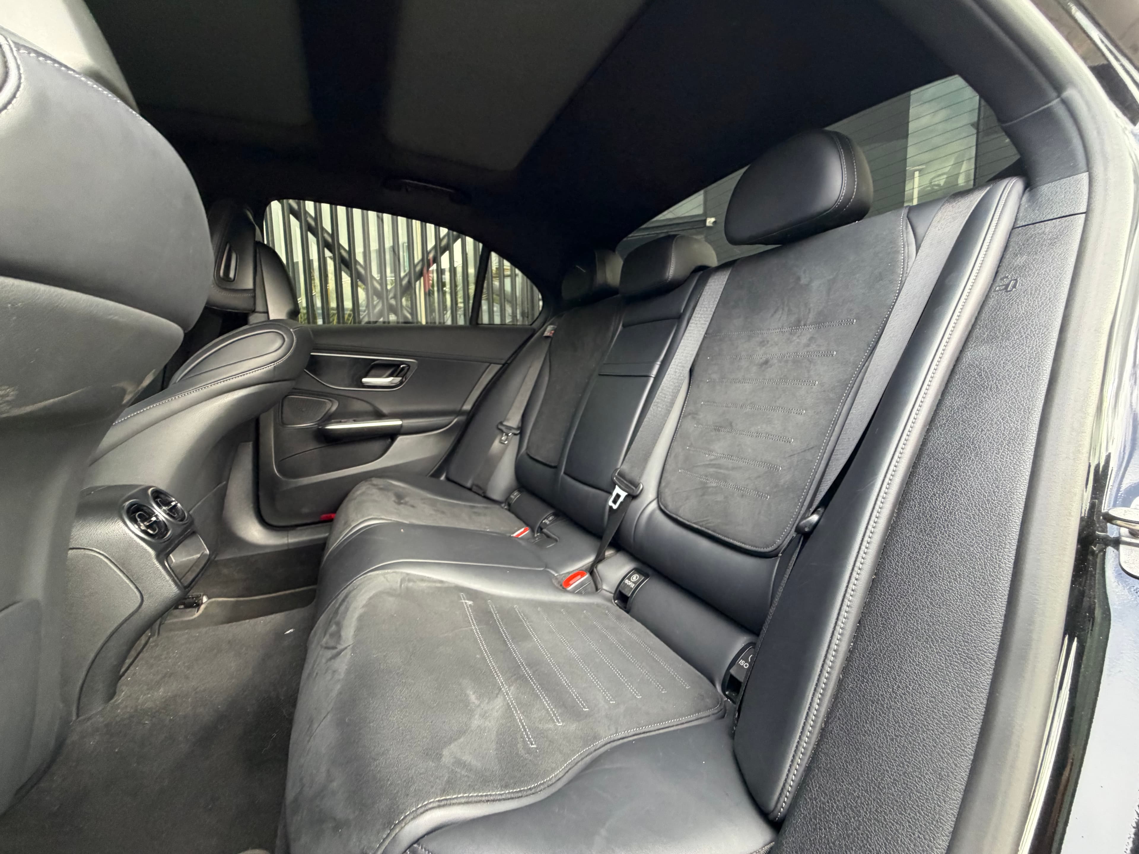 Mercedes Benz C350e Modelo 2024 18