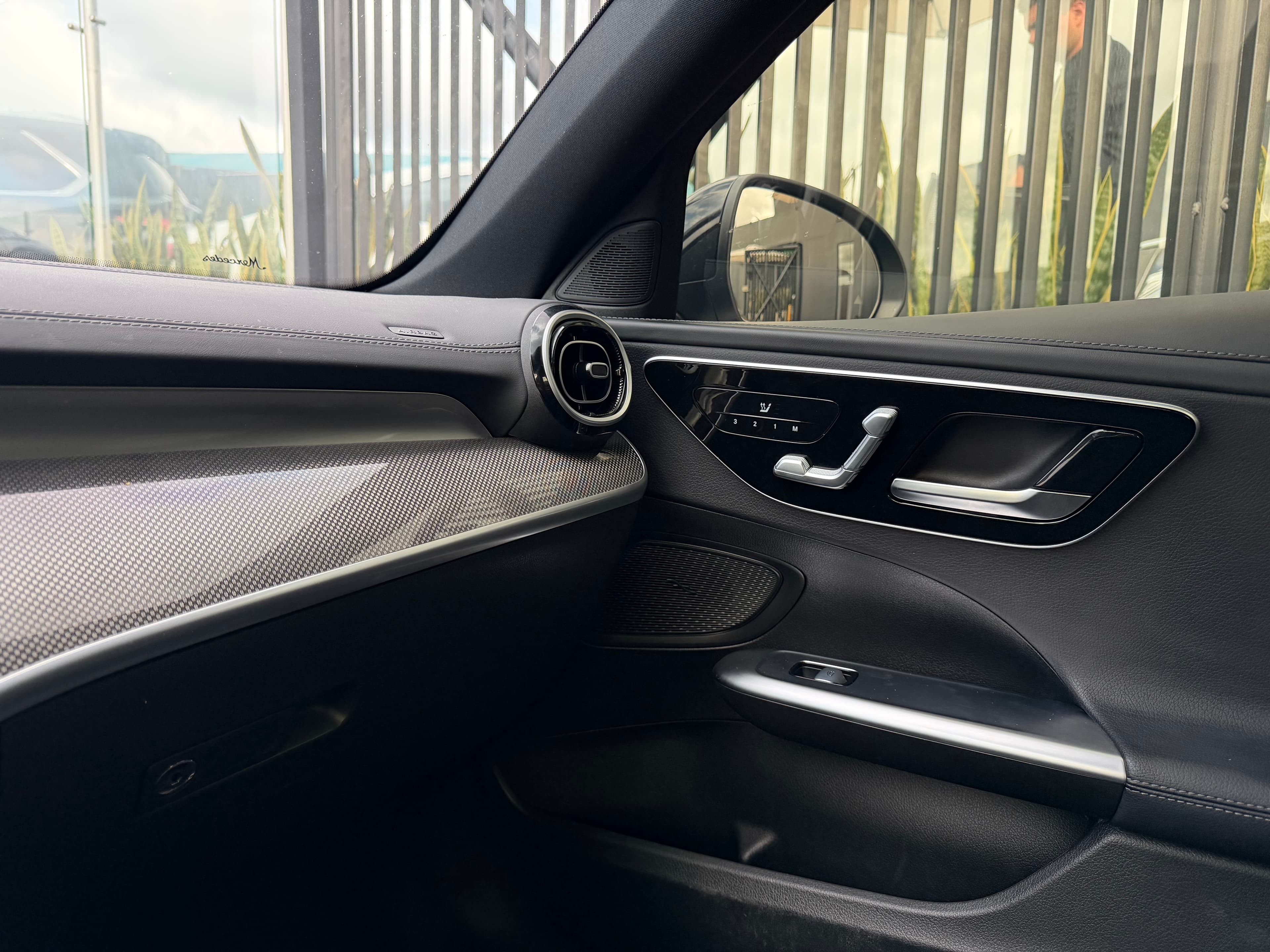 Mercedes Benz C350e Modelo 2024 16