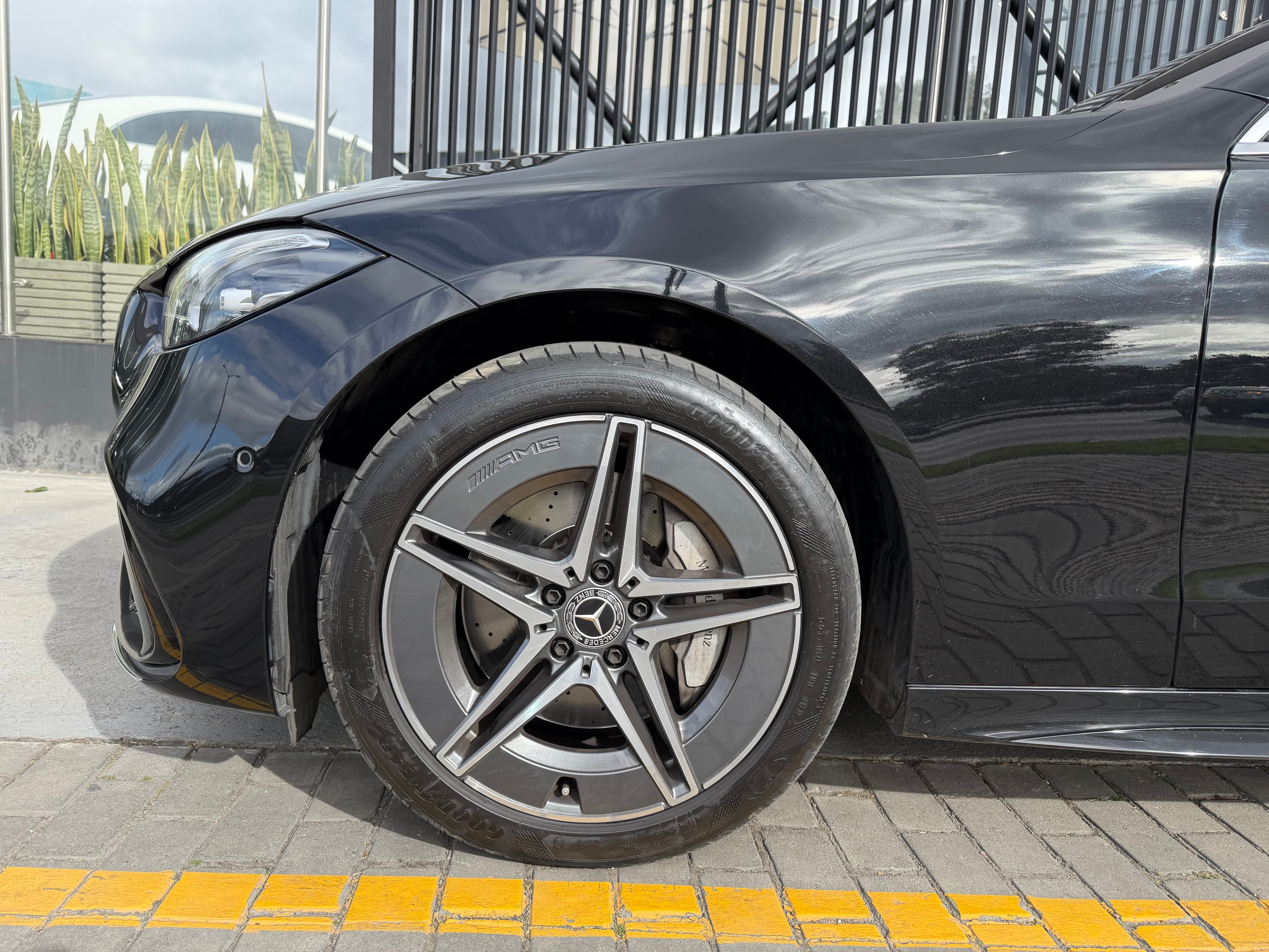 Mercedes Benz C350e Modelo 2024 5