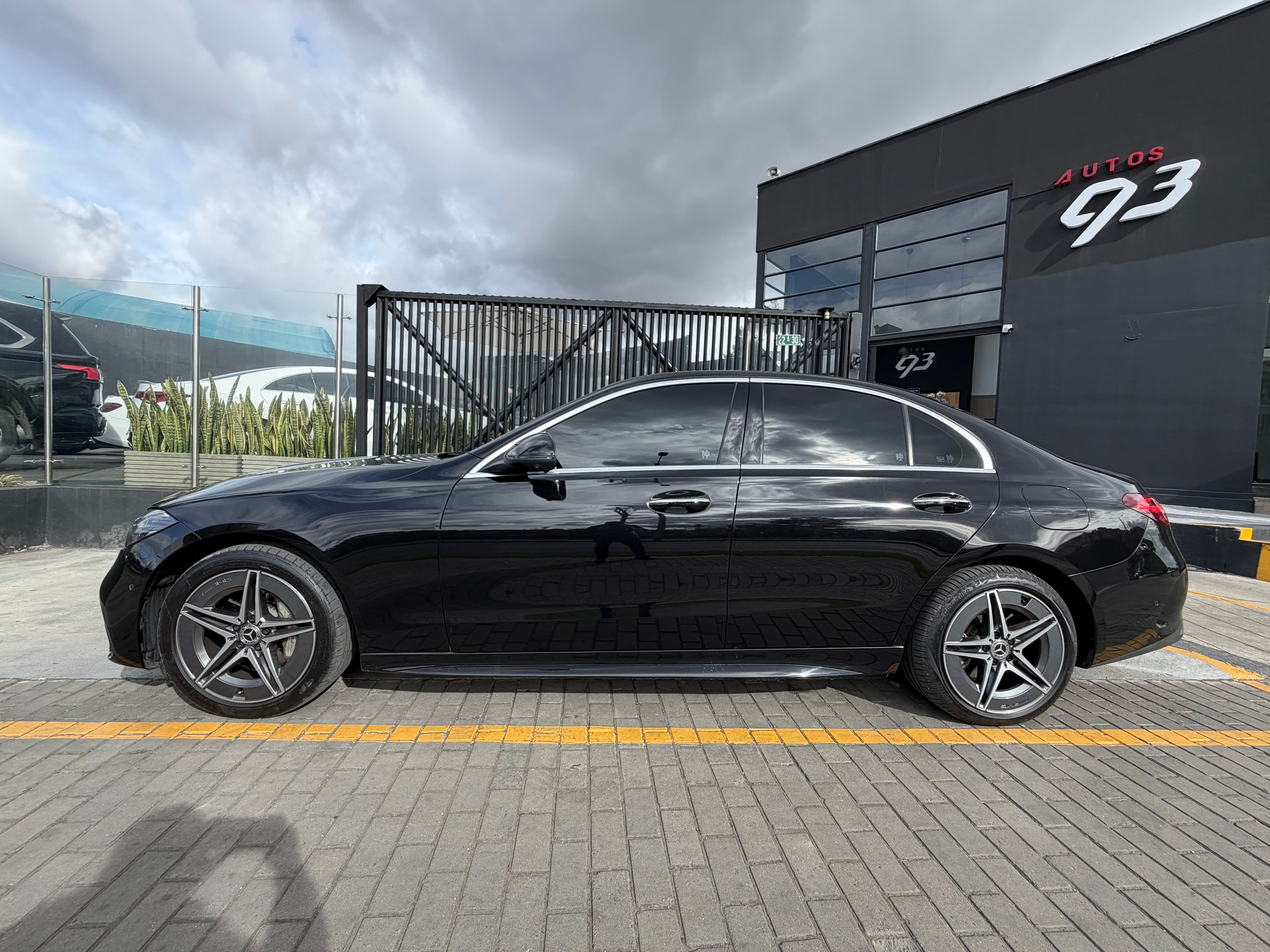 Mercedes Benz C350e Modelo 2024 4