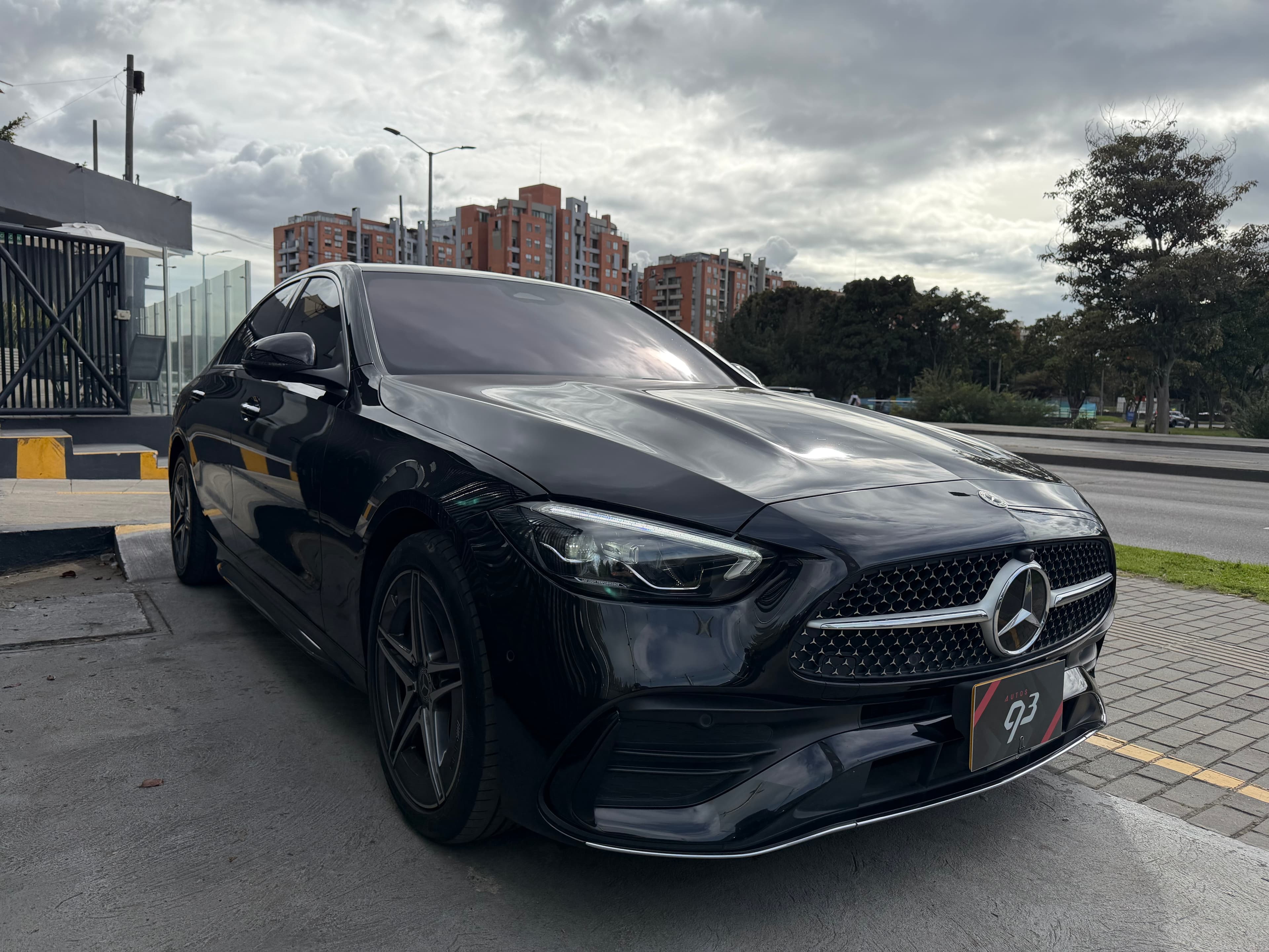 Mercedes Benz C350e Modelo 2024 3