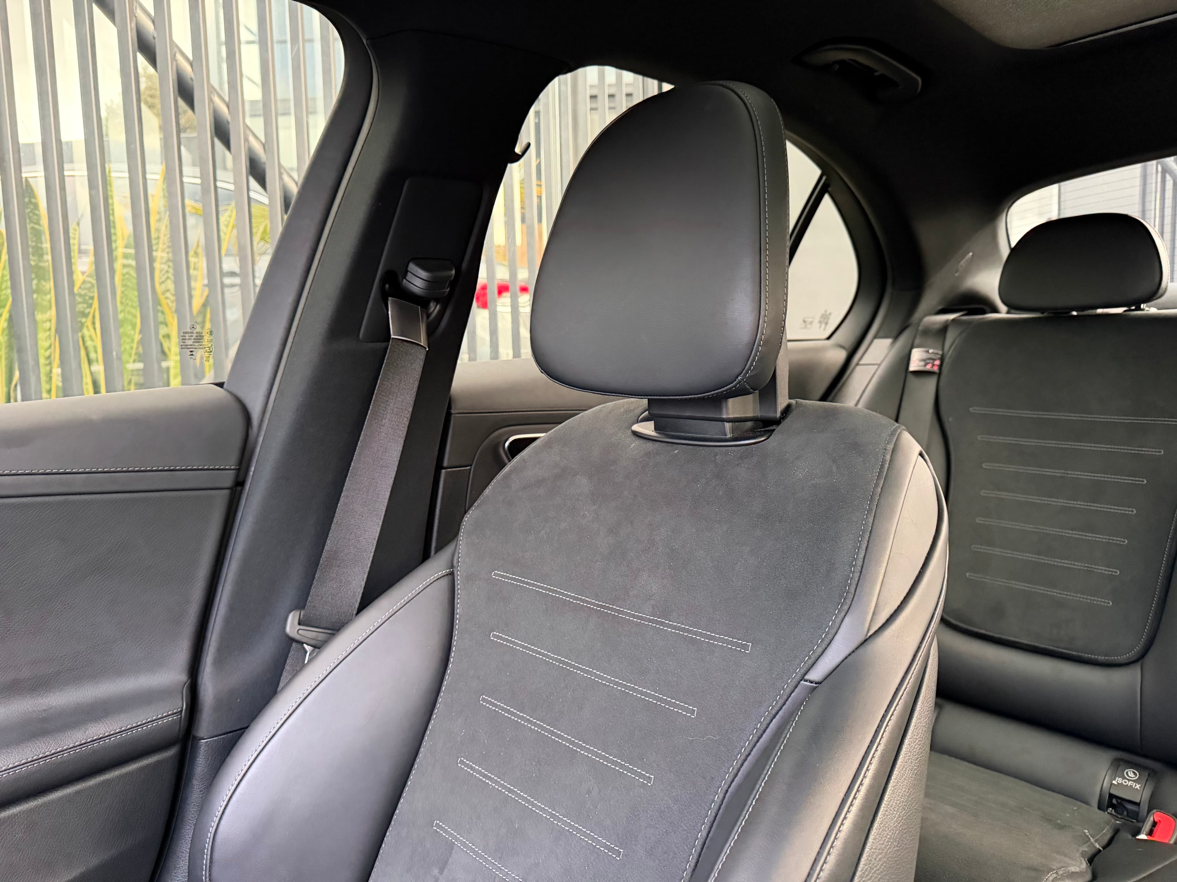 Mercedes Benz C350e Modelo 2024 17