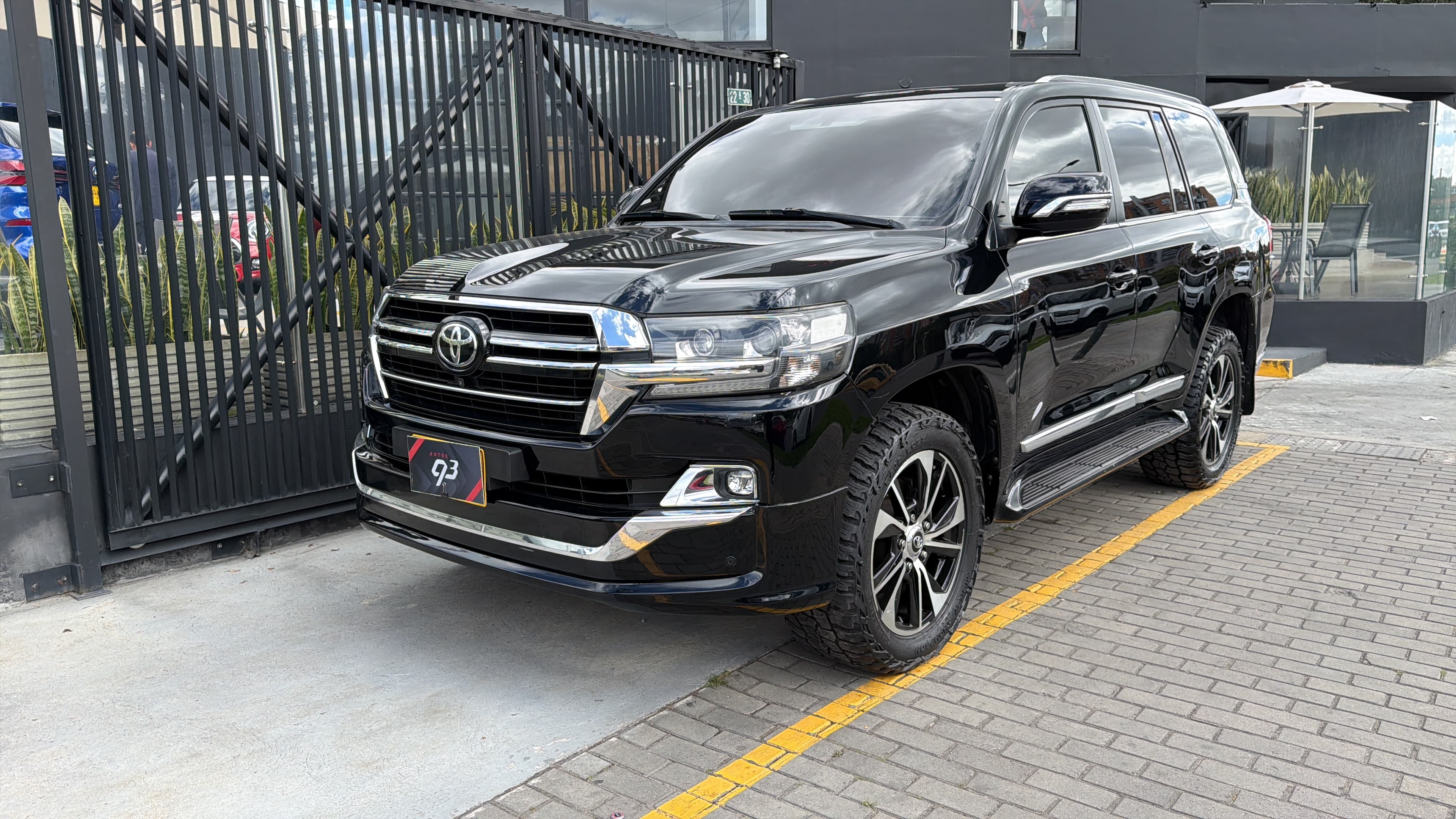 Toyota Land Cruiser 200 VX Modelo 2017 1