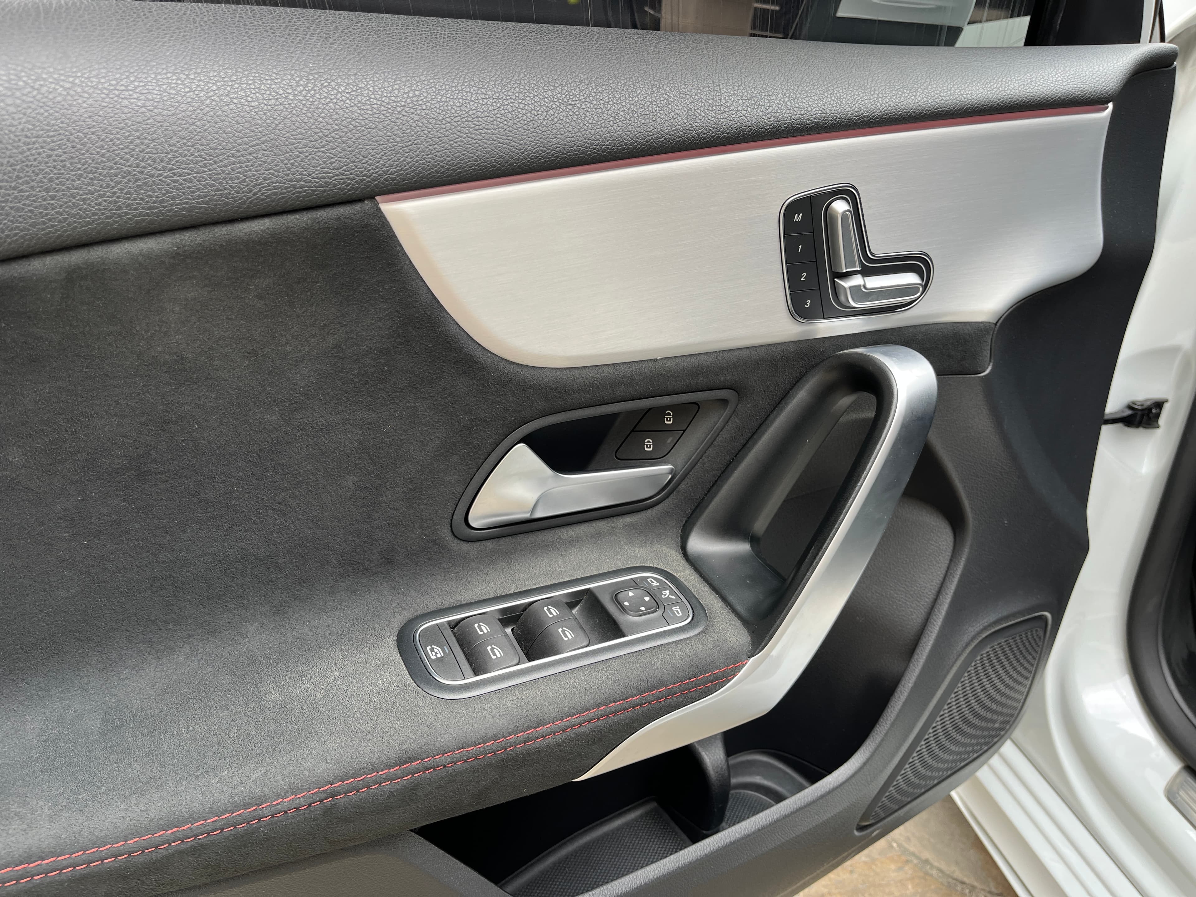 Mercedes Benz A35 Modelo 2023 8