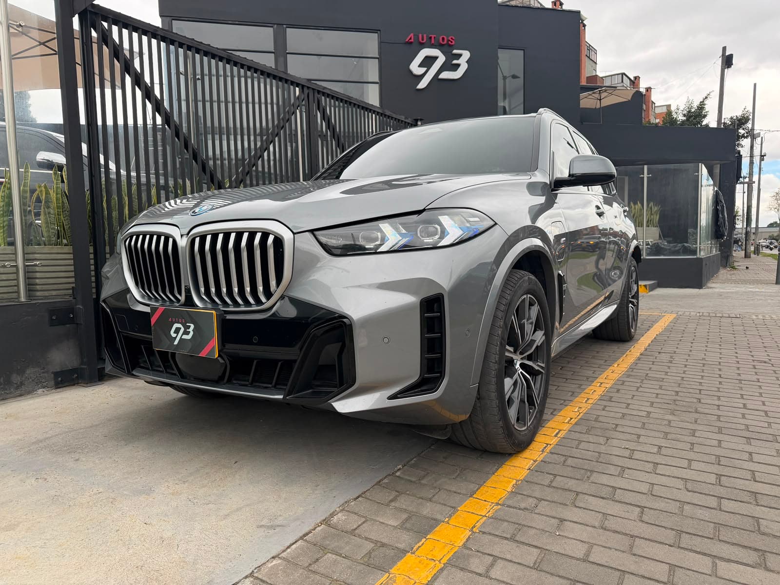 BMW X5 XDRIVE50E Modelo 2024 1