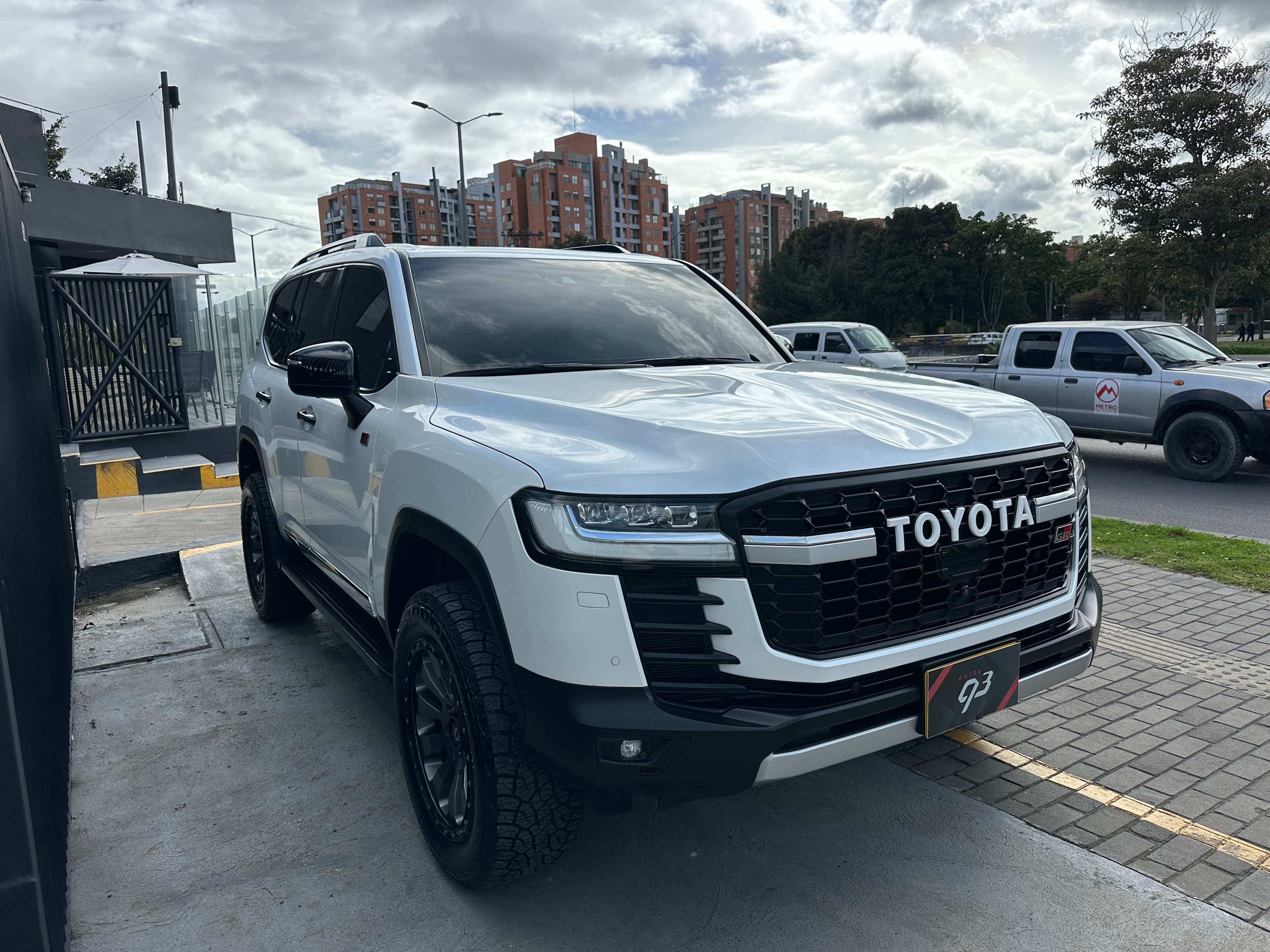 Toyota Land Cruiser 300 GR Modelo 2022 3