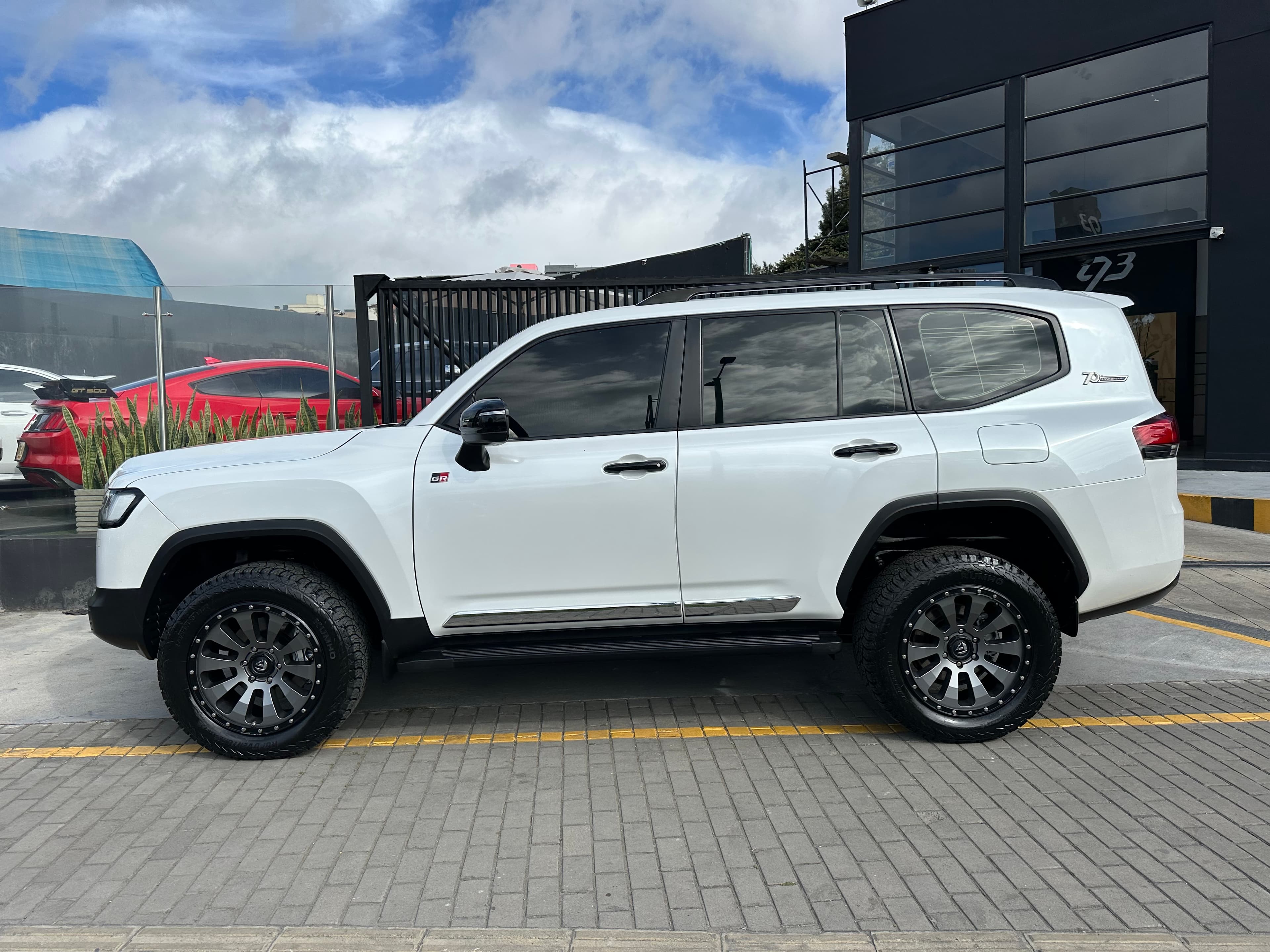 Toyota Land Cruiser 300 GR Modelo 2022 7