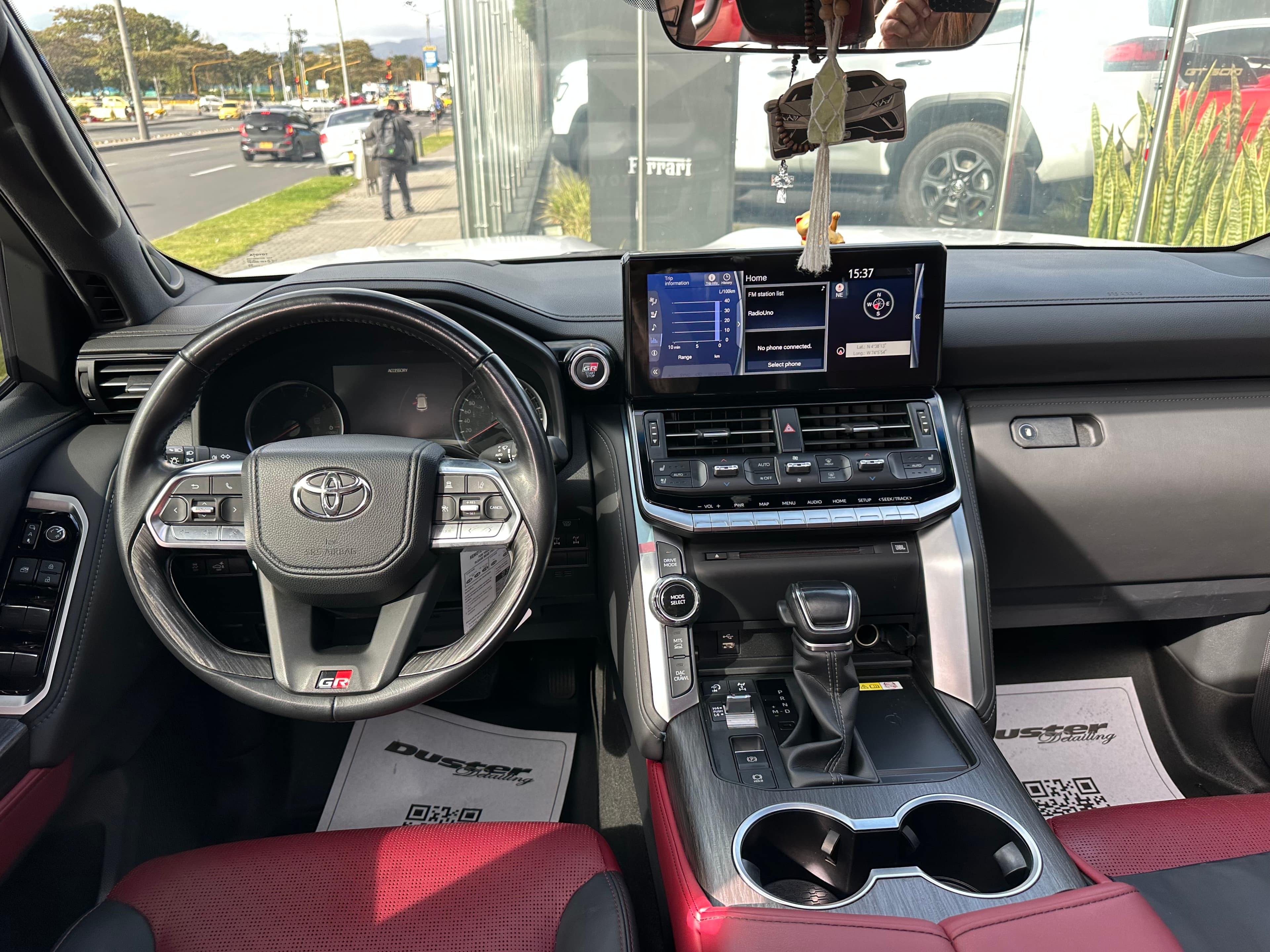 Toyota Land Cruiser 300 GR Modelo 2022 12