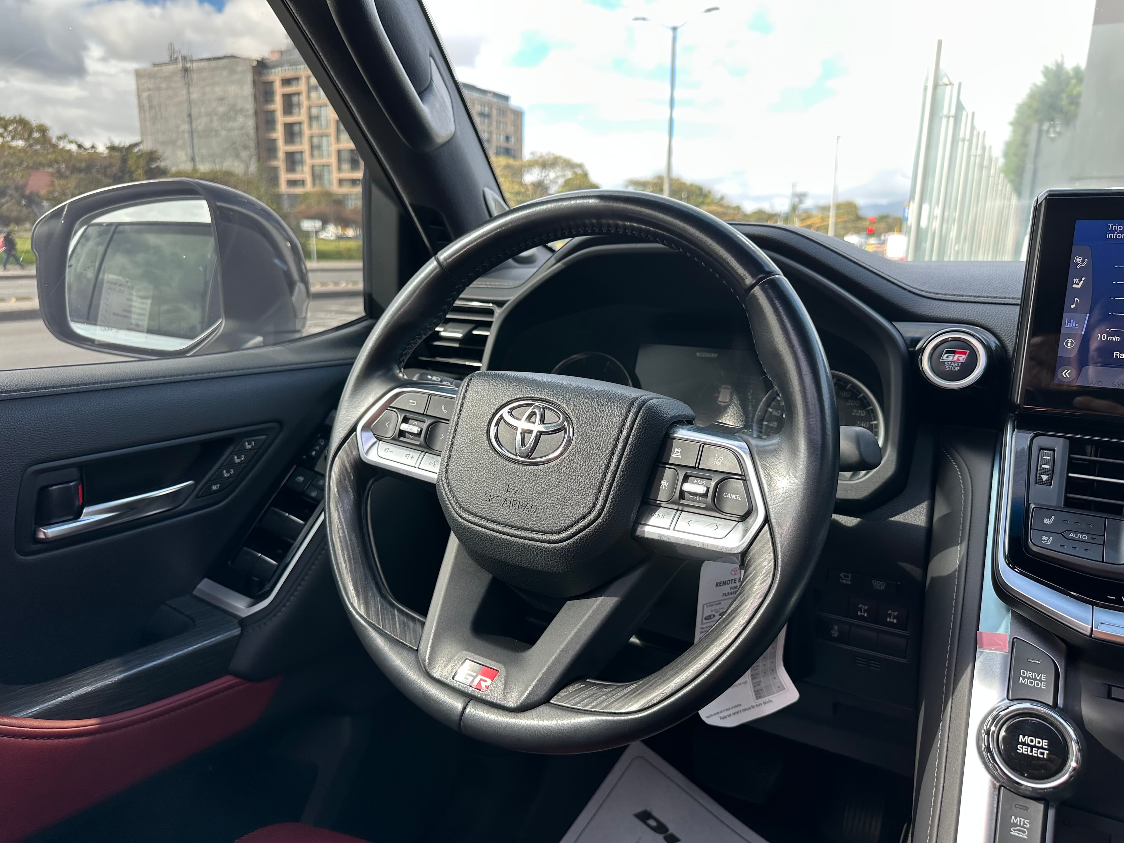 Toyota Land Cruiser 300 GR Modelo 2022 10