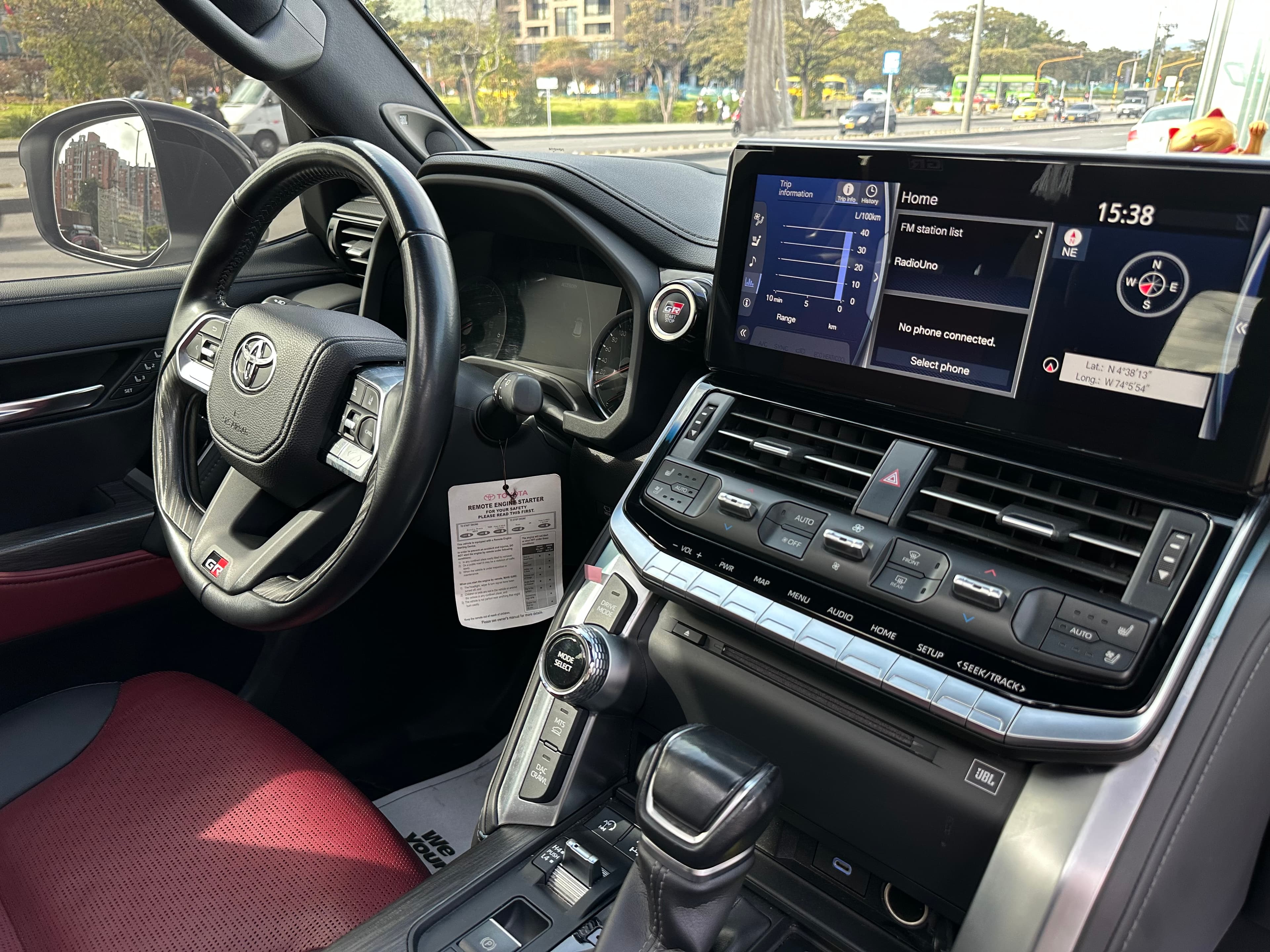 Toyota Land Cruiser 300 GR Modelo 2022 16
