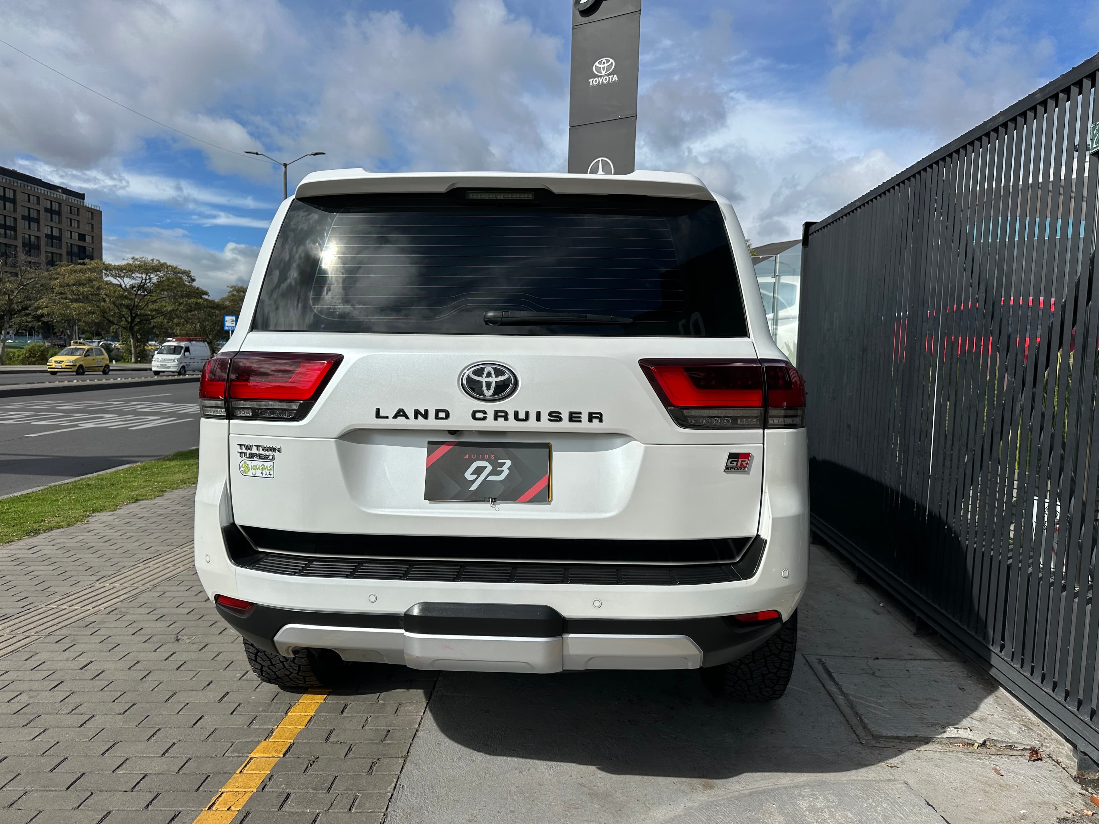 Toyota Land Cruiser 300 GR Modelo 2022 5