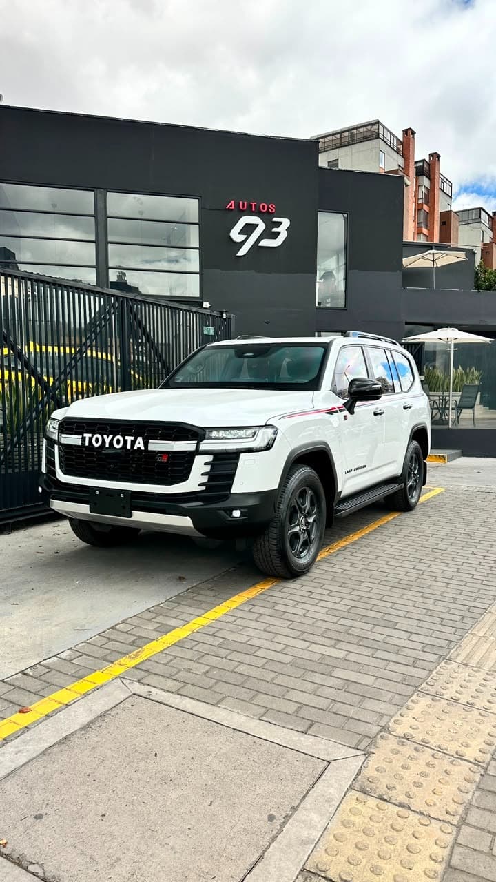 Toyota Land Cruiser 300 GR Sport Blindada Modelo 2026 3