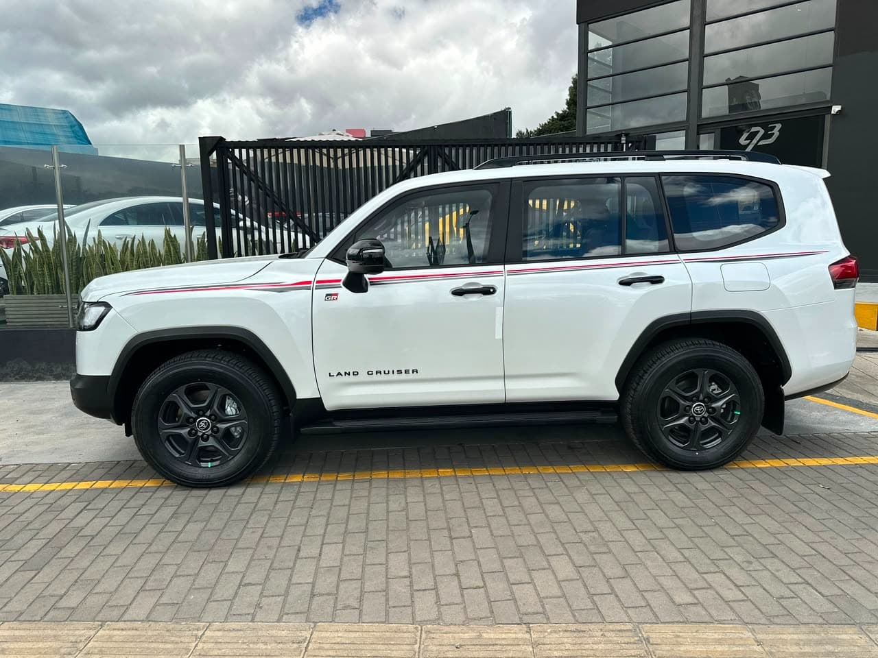Toyota Land Cruiser 300 GR Sport Blindada Modelo 2026 2